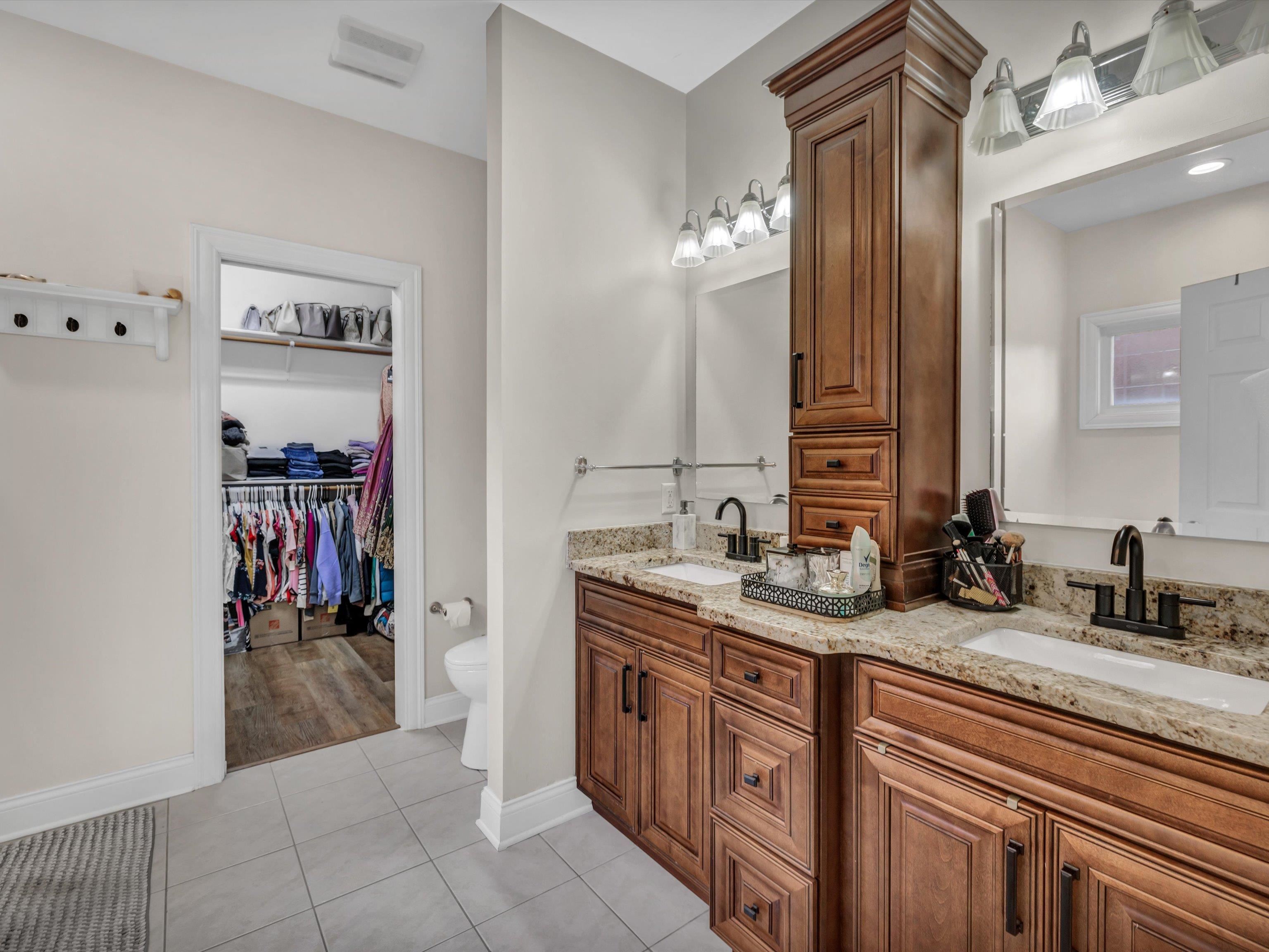 4549 Oakhurst Bend, Owensboro, Kentucky 42303, 4 Bedrooms Bedrooms, ,3 BathroomsBathrooms,Single Family Residence,For Sale,Oakhurst Bend,88529