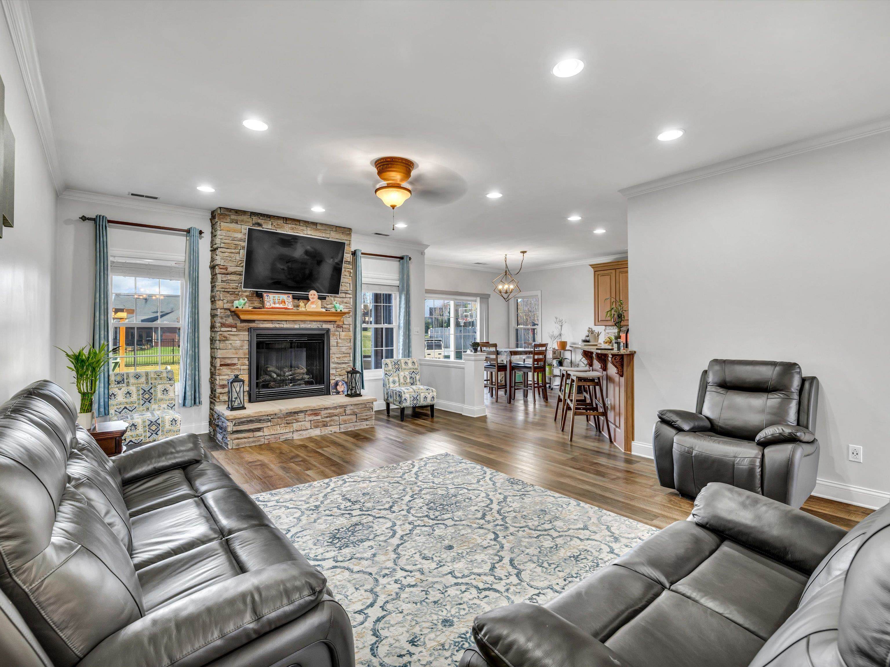 4549 Oakhurst Bend, Owensboro, Kentucky 42303, 4 Bedrooms Bedrooms, ,3 BathroomsBathrooms,Single Family Residence,For Sale,Oakhurst Bend,88529