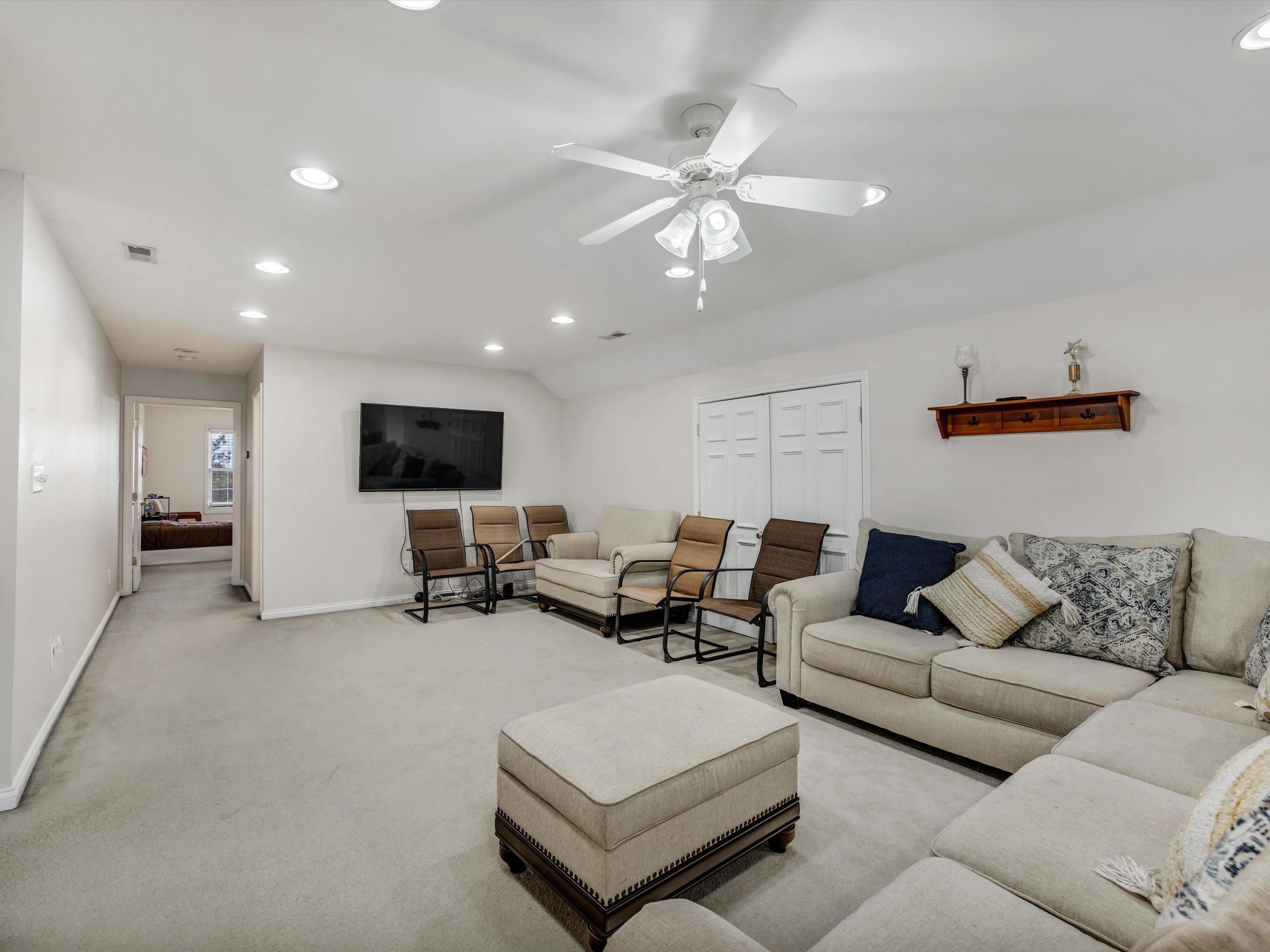 4549 Oakhurst Bend, Owensboro, Kentucky 42303, 4 Bedrooms Bedrooms, ,3 BathroomsBathrooms,Single Family Residence,For Sale,Oakhurst Bend,88529