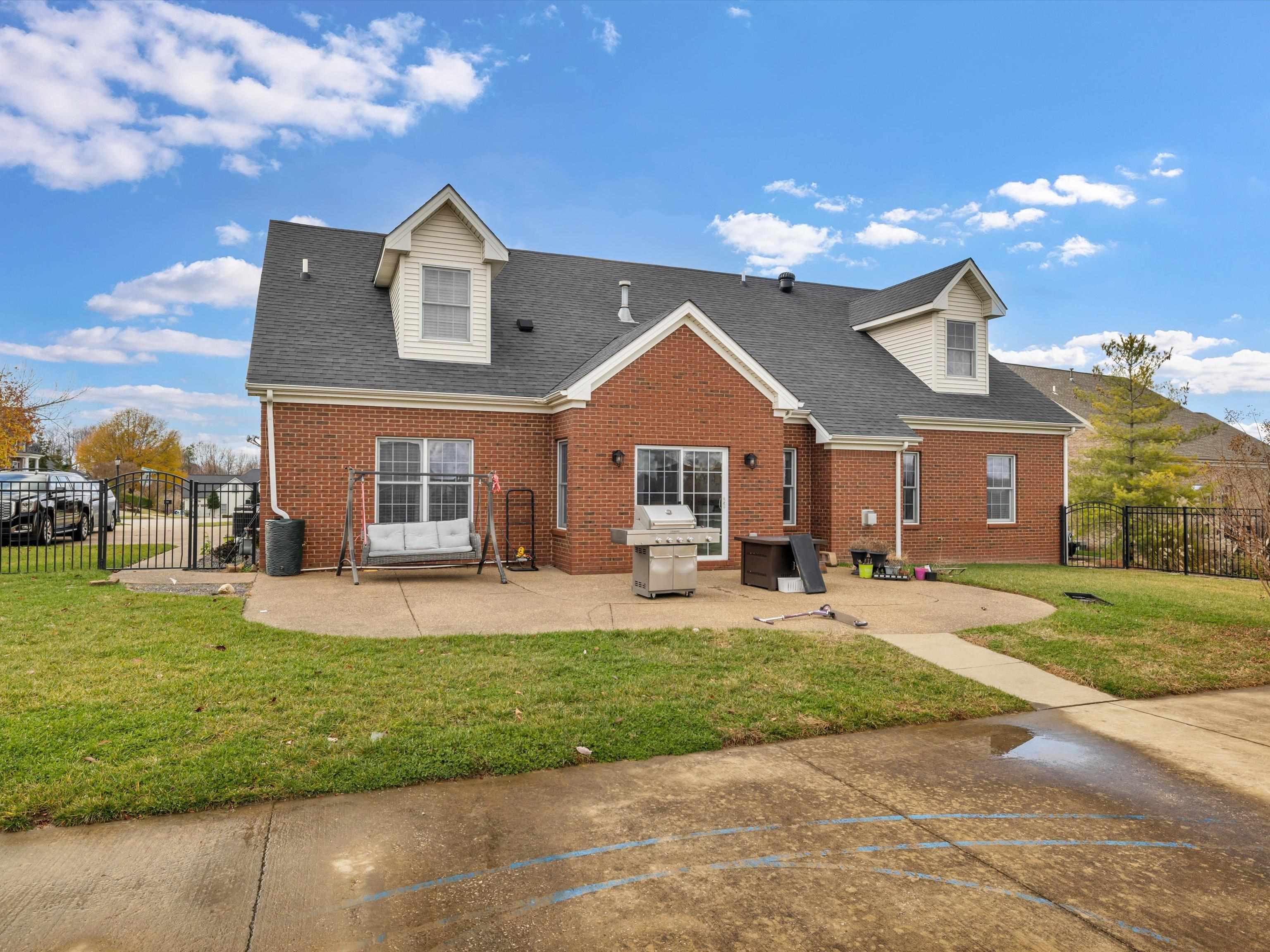 4549 Oakhurst Bend, Owensboro, Kentucky 42303, 4 Bedrooms Bedrooms, ,3 BathroomsBathrooms,Single Family Residence,For Sale,Oakhurst Bend,88529
