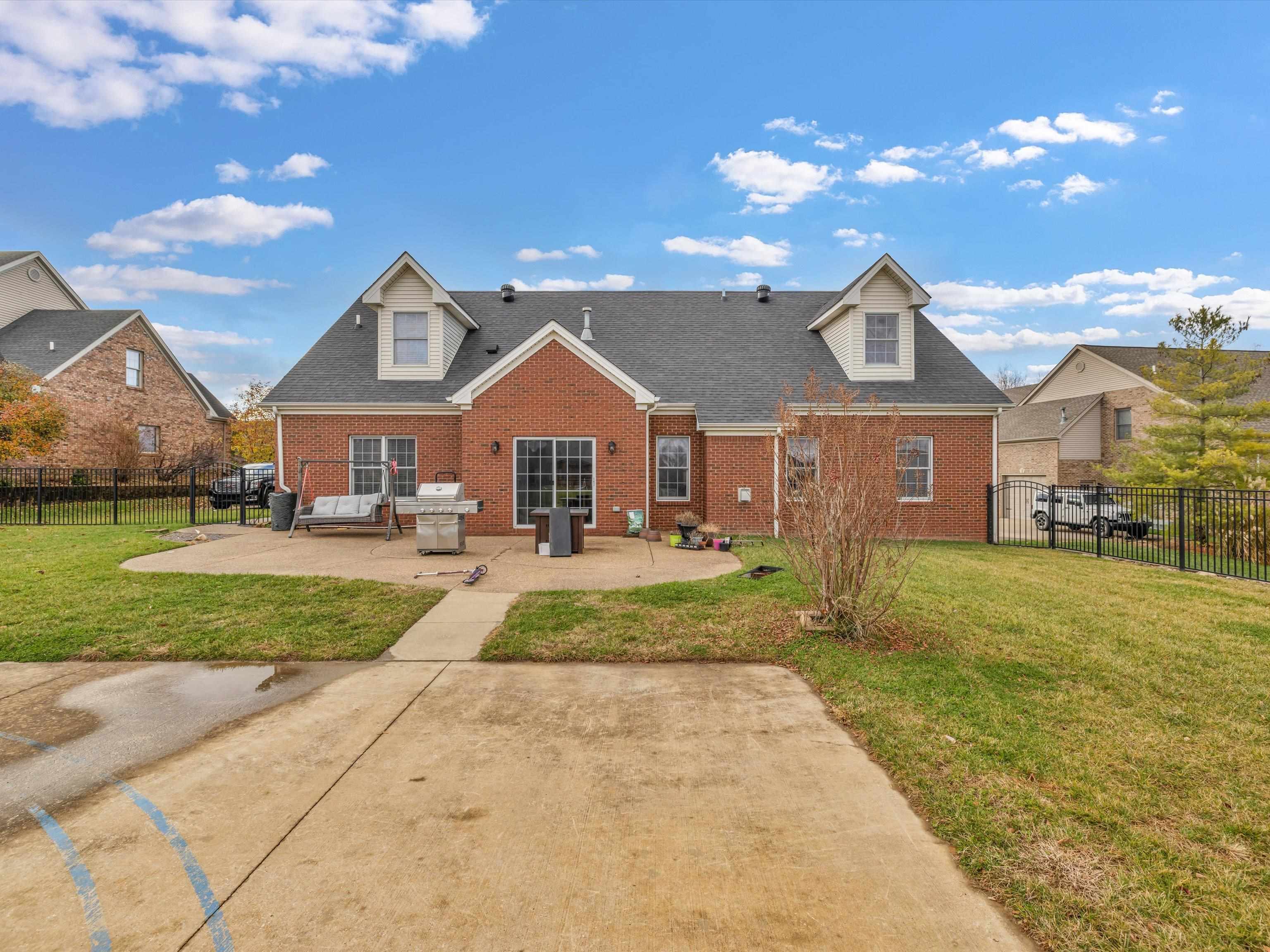 4549 Oakhurst Bend, Owensboro, Kentucky 42303, 4 Bedrooms Bedrooms, ,3 BathroomsBathrooms,Single Family Residence,For Sale,Oakhurst Bend,88529
