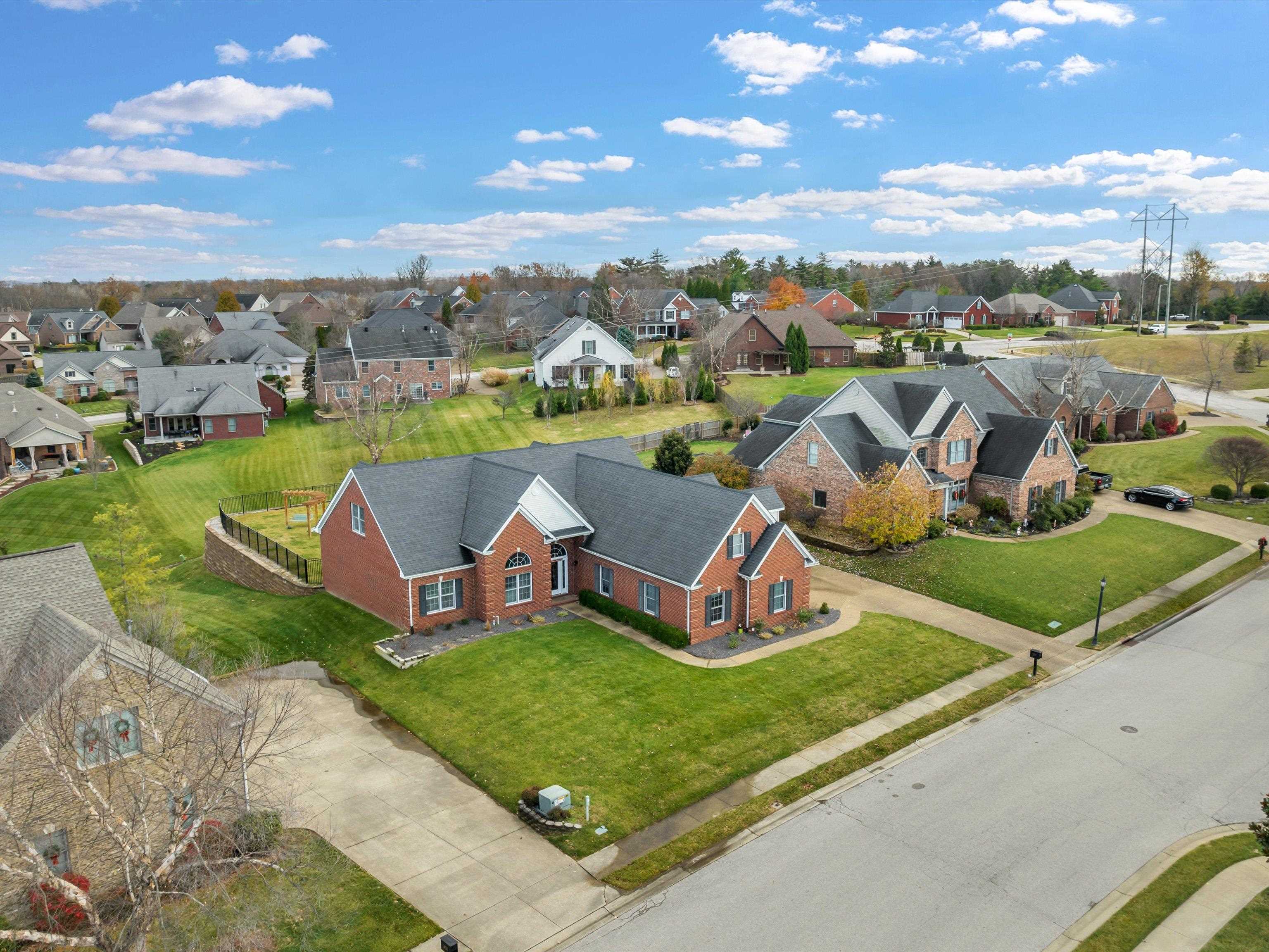 4549 Oakhurst Bend, Owensboro, Kentucky 42303, 4 Bedrooms Bedrooms, ,3 BathroomsBathrooms,Single Family Residence,For Sale,Oakhurst Bend,88529