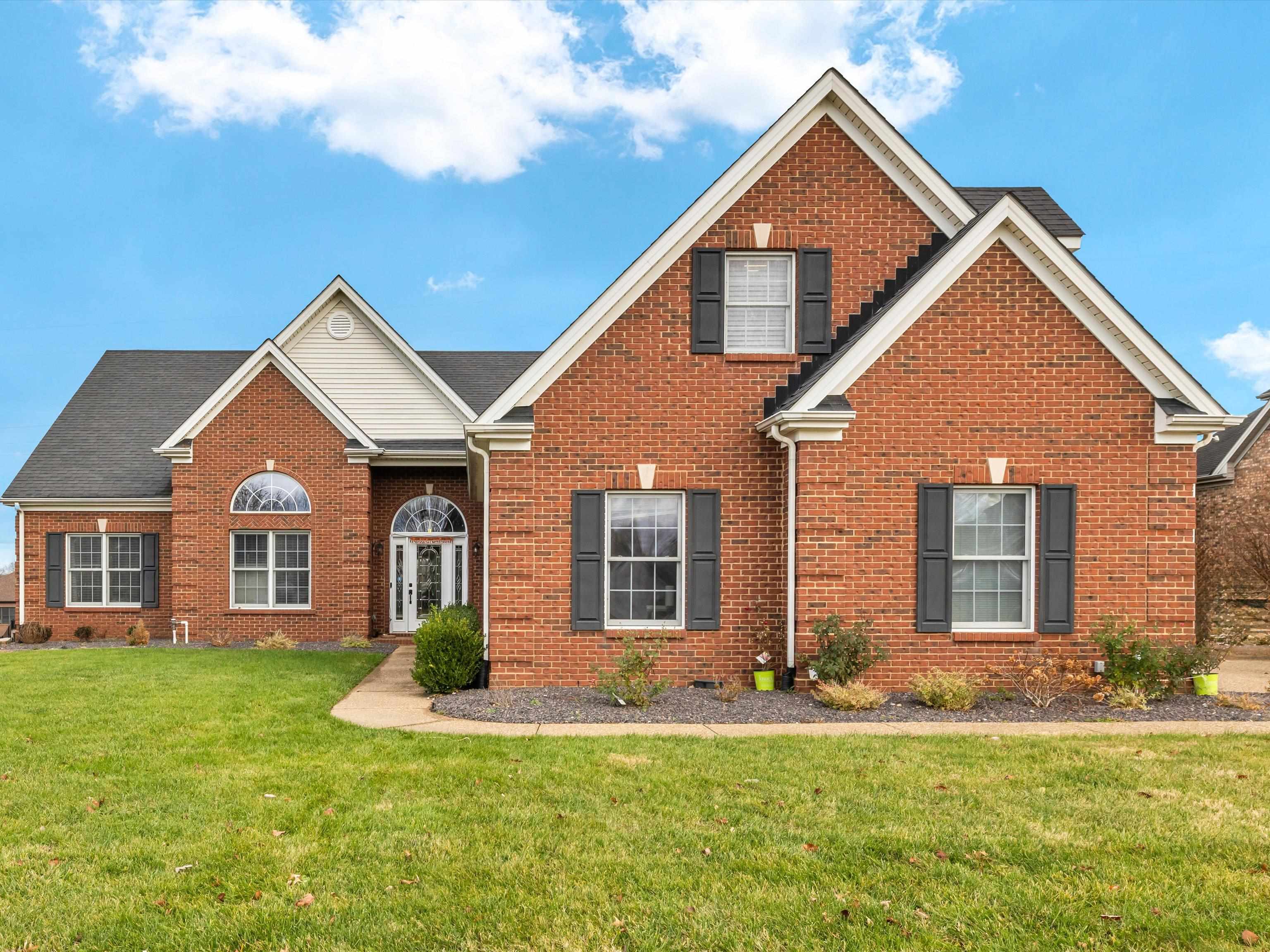 4549 Oakhurst Bend, Owensboro, Kentucky 42303, 4 Bedrooms Bedrooms, ,3 BathroomsBathrooms,Single Family Residence,For Sale,Oakhurst Bend,88529