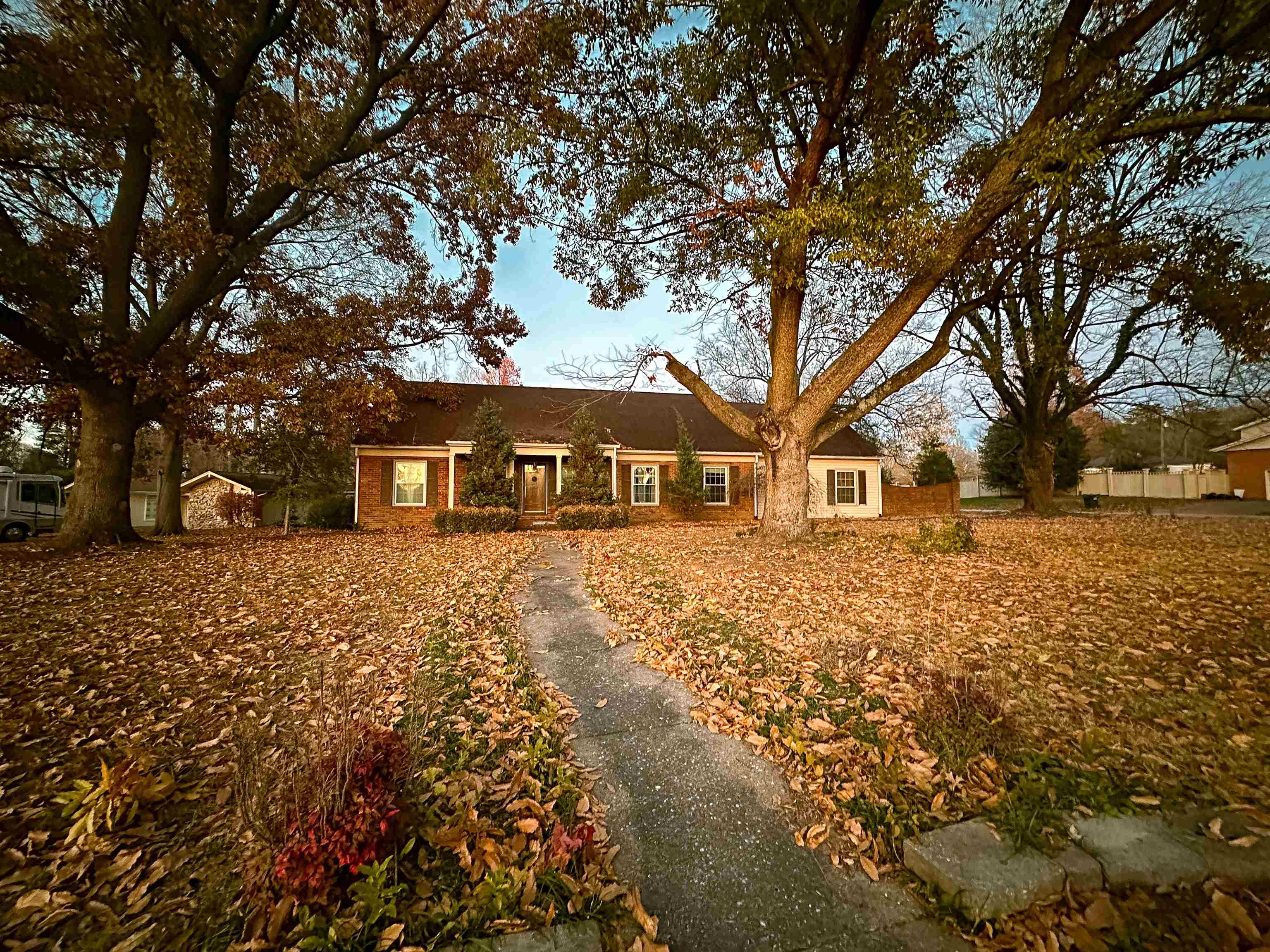 1121 Woodmere Ln, Owensboro, Kentucky 42303, 5 Bedrooms Bedrooms, ,2 BathroomsBathrooms,Single Family Residence,For Sale,Woodmere Ln,88531