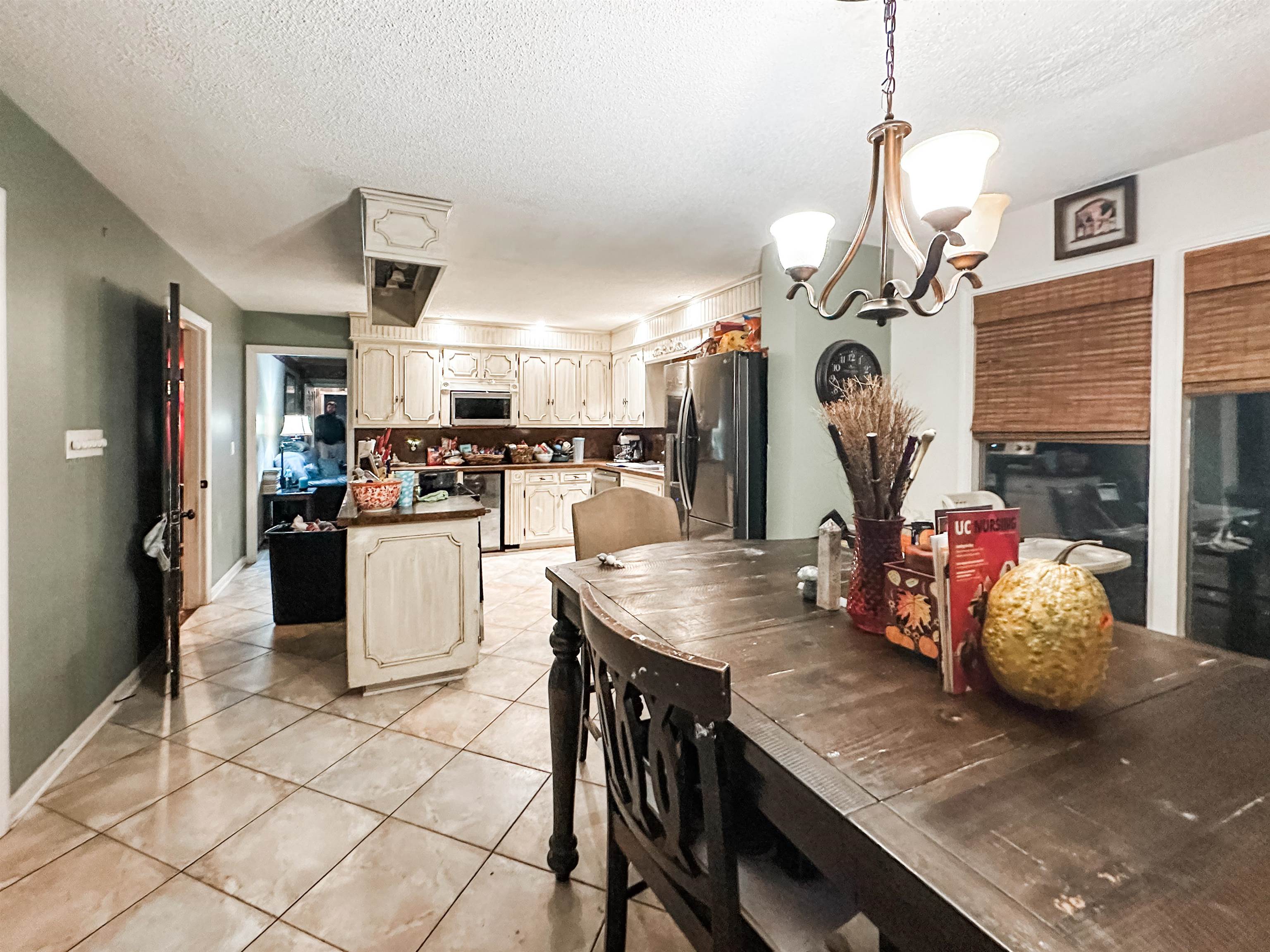 1121 Woodmere Ln, Owensboro, Kentucky 42303, 5 Bedrooms Bedrooms, ,2 BathroomsBathrooms,Single Family Residence,For Sale,Woodmere Ln,88531