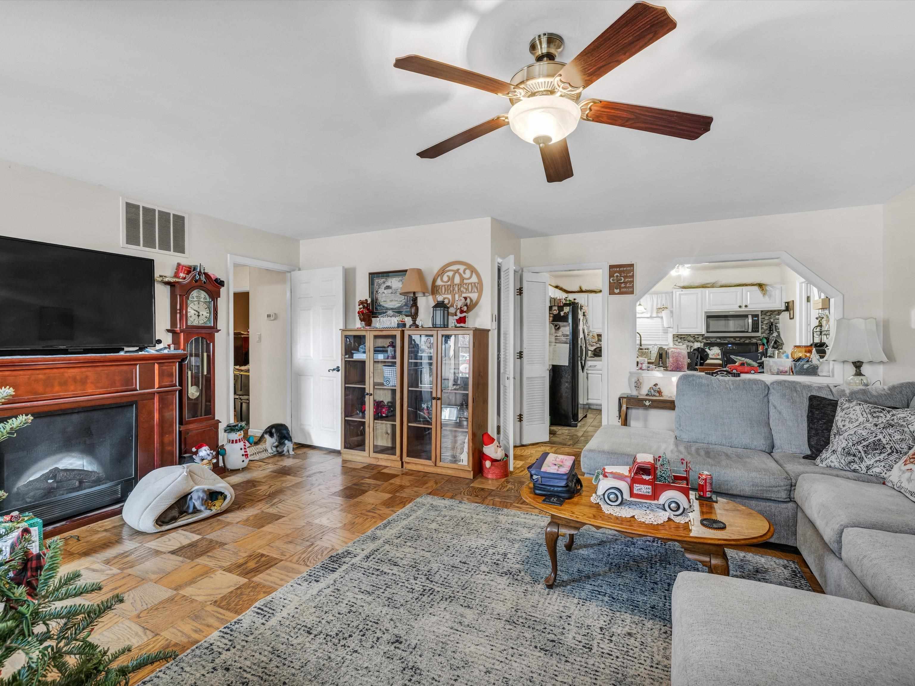 1919 Tomy Lee Ct, Owensboro, Kentucky 42301, 4 Bedrooms Bedrooms, ,2 BathroomsBathrooms,Single Family Residence,For Sale,Tomy Lee Ct,88533