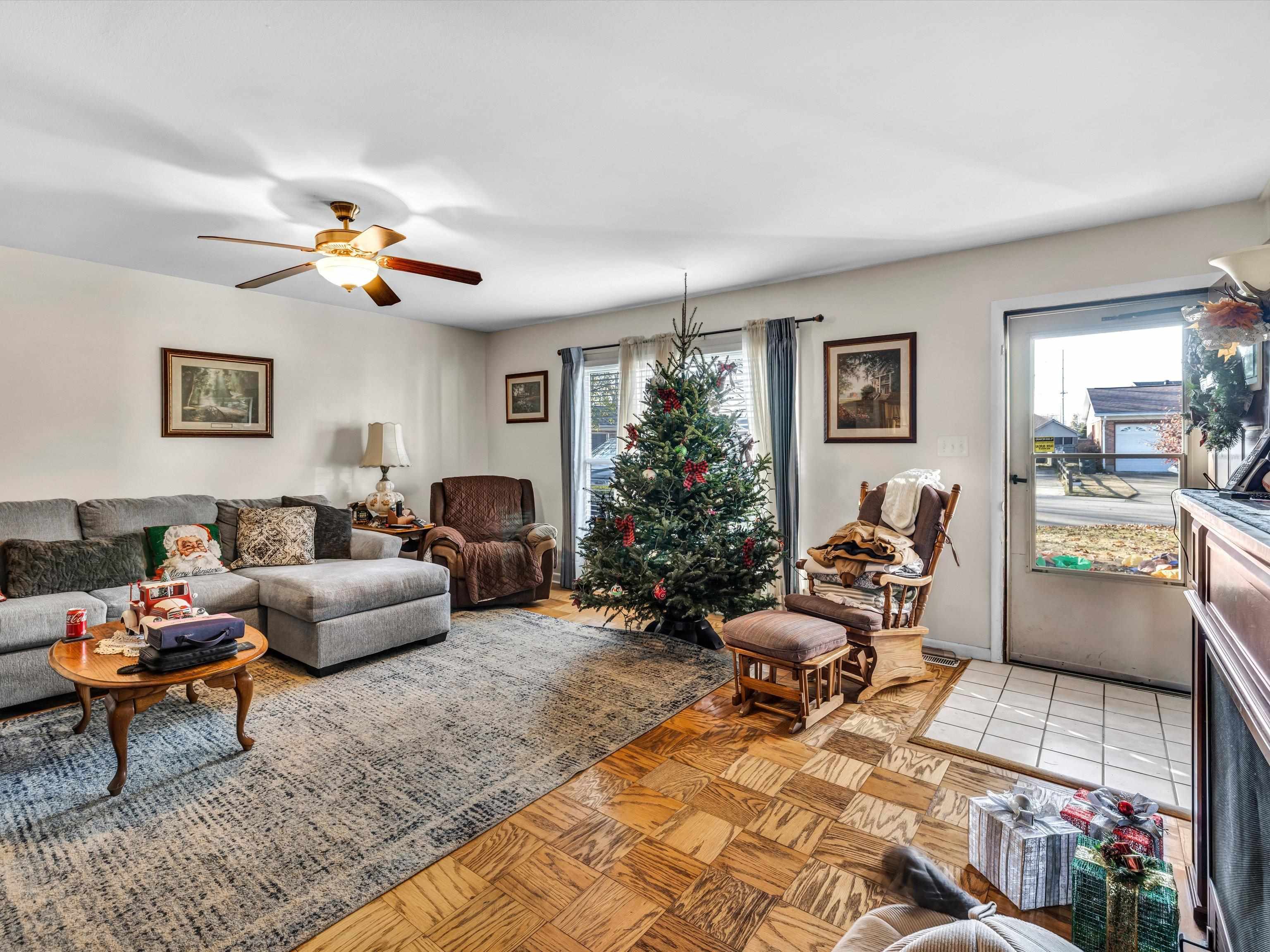 1919 Tomy Lee Ct, Owensboro, Kentucky 42301, 4 Bedrooms Bedrooms, ,2 BathroomsBathrooms,Single Family Residence,For Sale,Tomy Lee Ct,88533