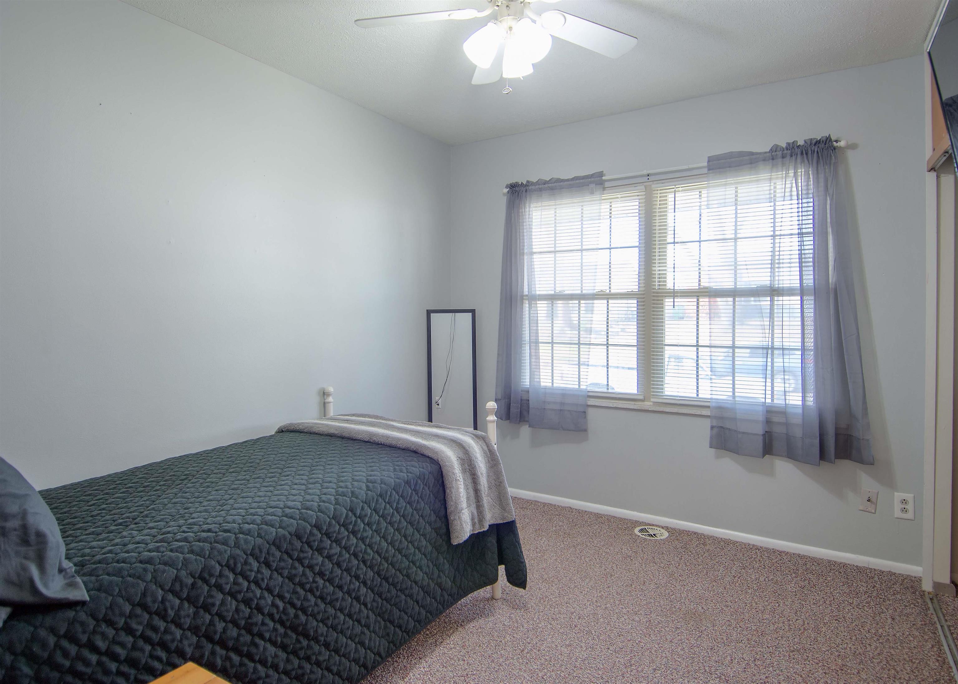 1331 Gilbert Ln, Owensboro, Kentucky 42303, 3 Bedrooms Bedrooms, ,2 BathroomsBathrooms,Single Family Residence,For Sale,Gilbert Ln,88534