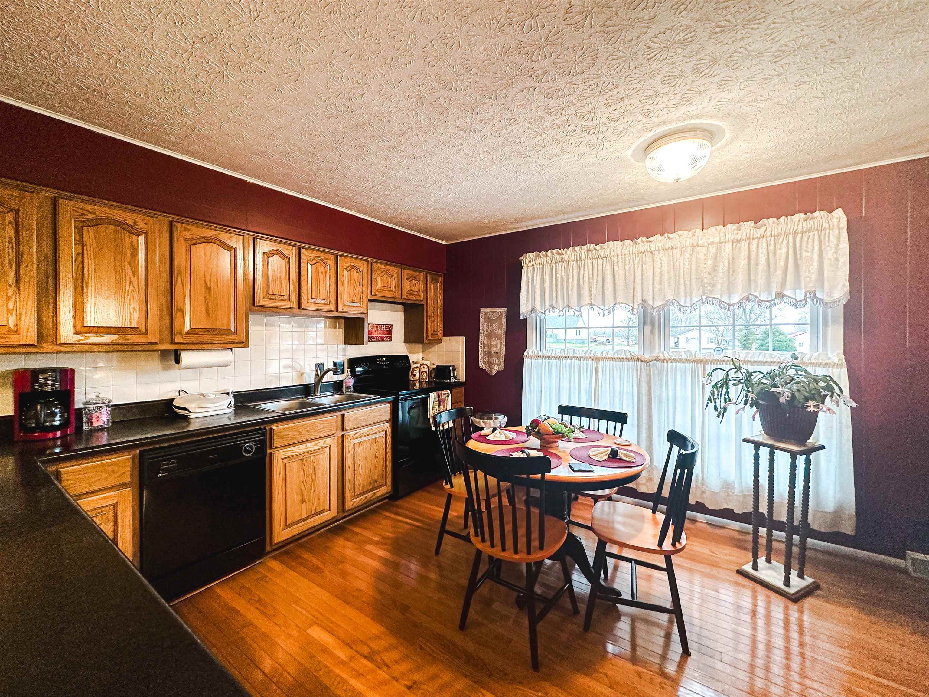 215 Meadowlawn dr, Beaver Dam, Kentucky 42320, 3 Bedrooms Bedrooms, ,1 BathroomBathrooms,Single Family Residence,For Sale,Meadowlawn dr,88547