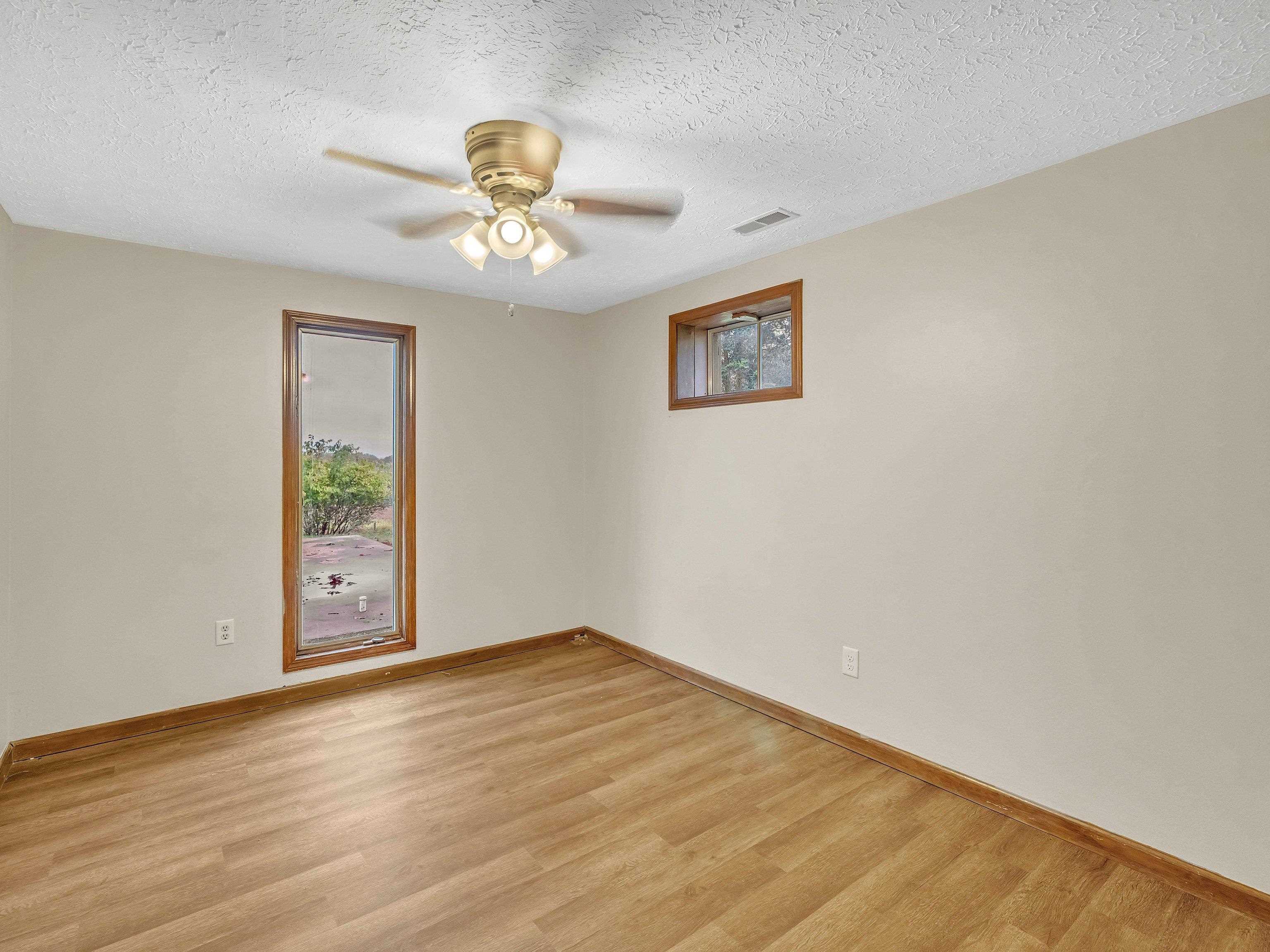 193 Shrader Lane, Fordsville, Kentucky 42343, 2 Bedrooms Bedrooms, ,1 BathroomBathrooms,Single Family Residence,For Sale,Shrader Lane,88548