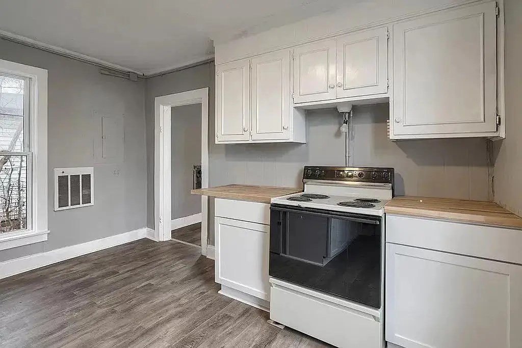 814 Stone Street, Owensboro, Kentucky 42303, 1 Bedroom Bedrooms, ,1 BathroomBathrooms,Single Family Residence,For Sale,Stone Street,88551
