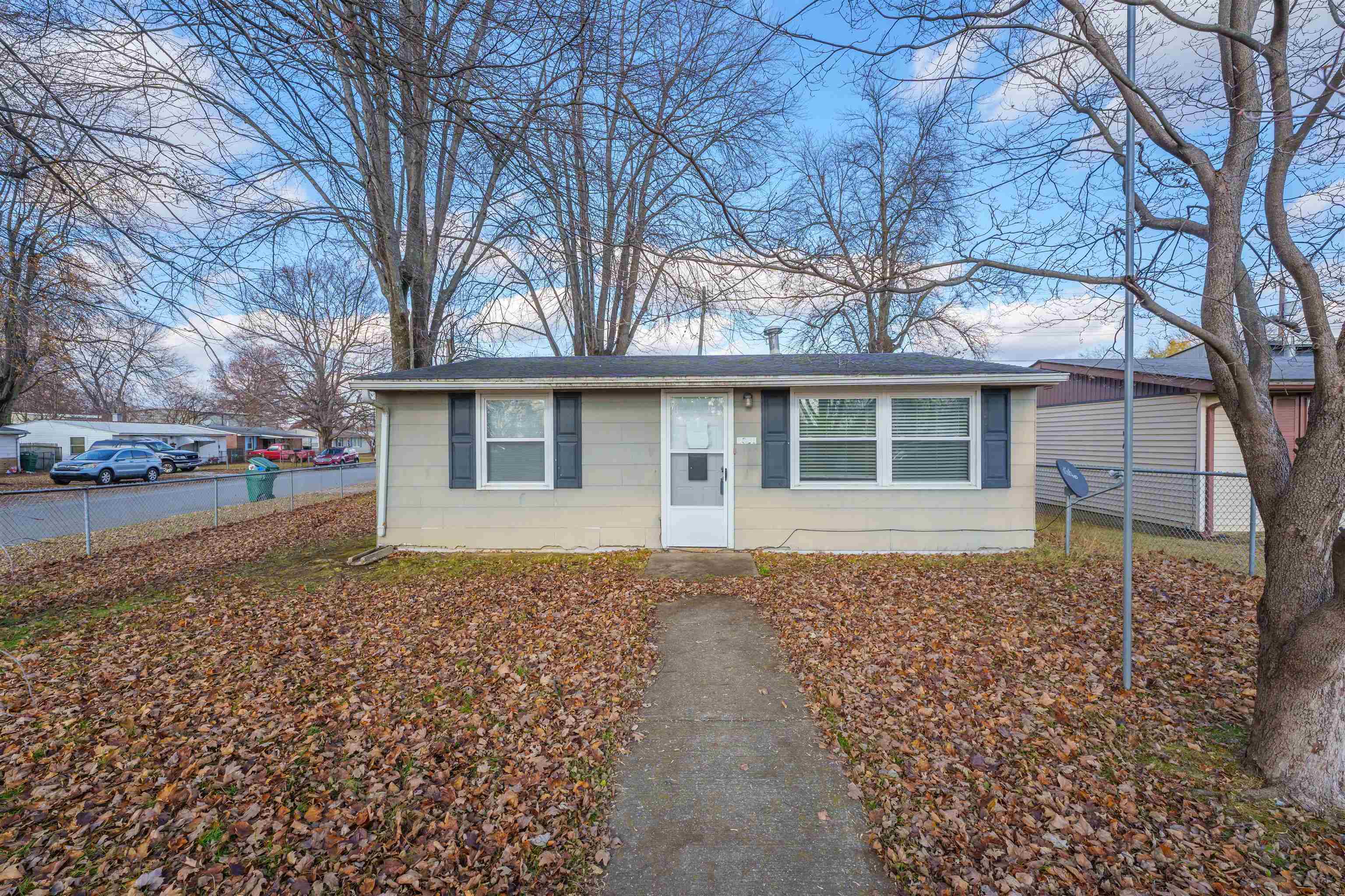 2821 6th Street, Owensboro, Kentucky 42301, 2 Bedrooms Bedrooms, ,1 BathroomBathrooms,Single Family Residence,For Sale,6th Street,88558