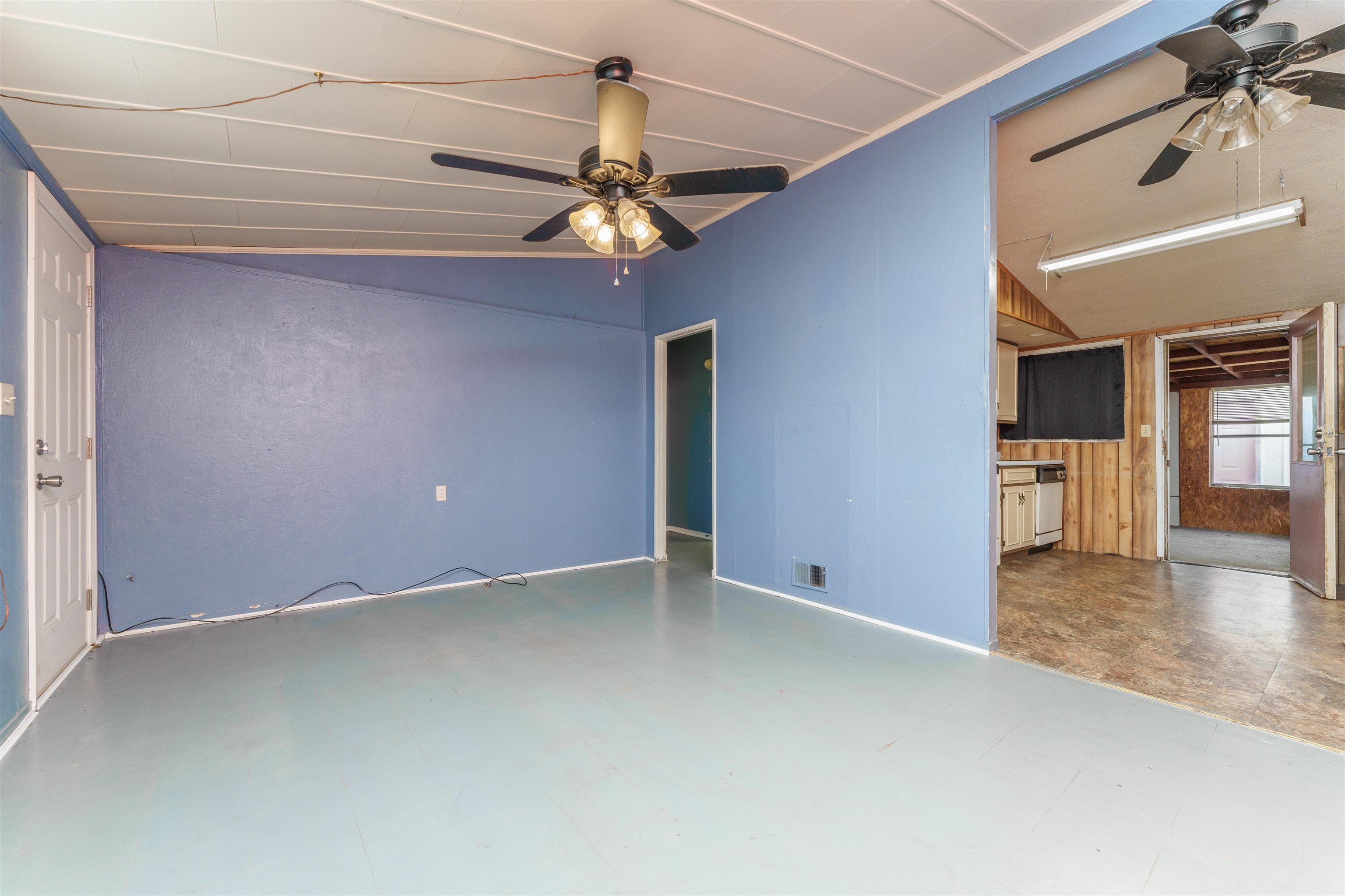 2821 6th Street, Owensboro, Kentucky 42301, 2 Bedrooms Bedrooms, ,1 BathroomBathrooms,Single Family Residence,For Sale,6th Street,88558