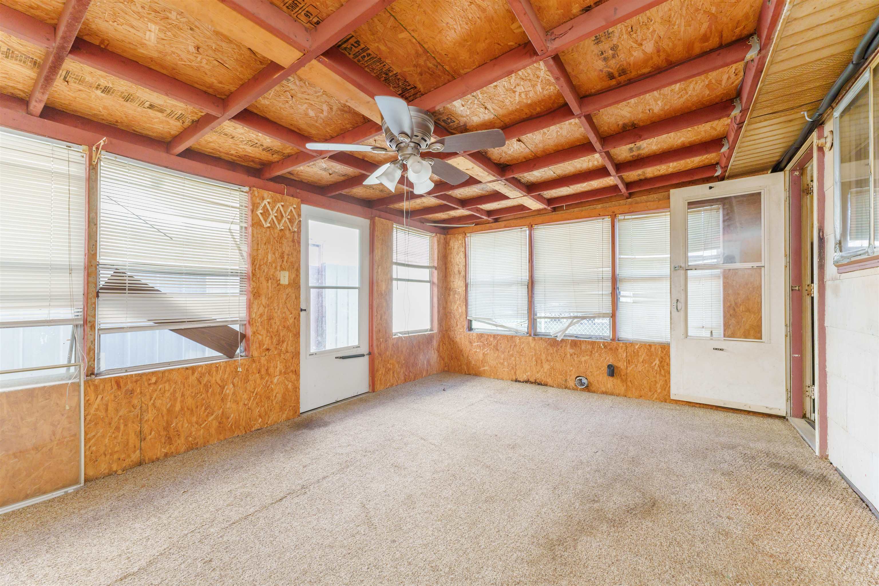 2821 6th Street, Owensboro, Kentucky 42301, 2 Bedrooms Bedrooms, ,1 BathroomBathrooms,Single Family Residence,For Sale,6th Street,88558