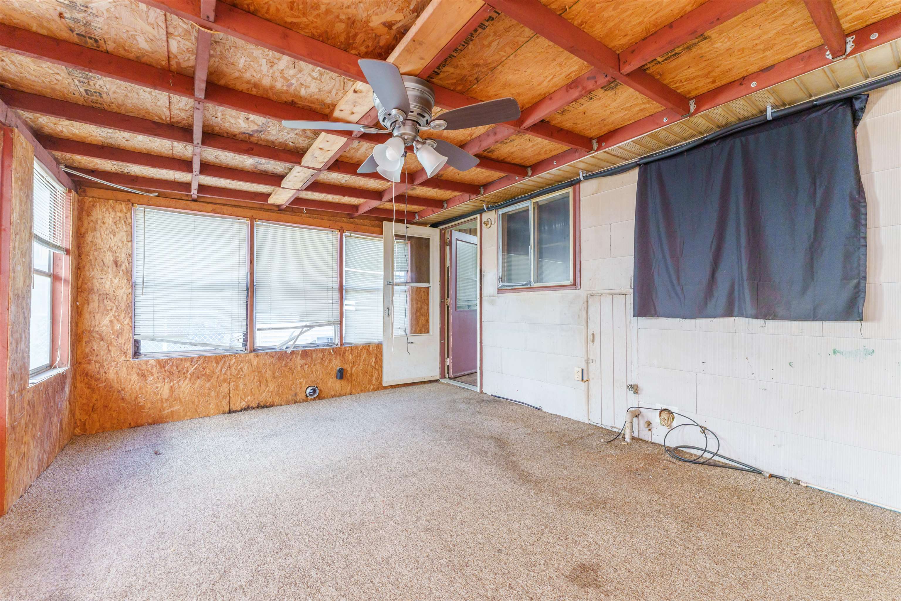 2821 6th Street, Owensboro, Kentucky 42301, 2 Bedrooms Bedrooms, ,1 BathroomBathrooms,Single Family Residence,For Sale,6th Street,88558