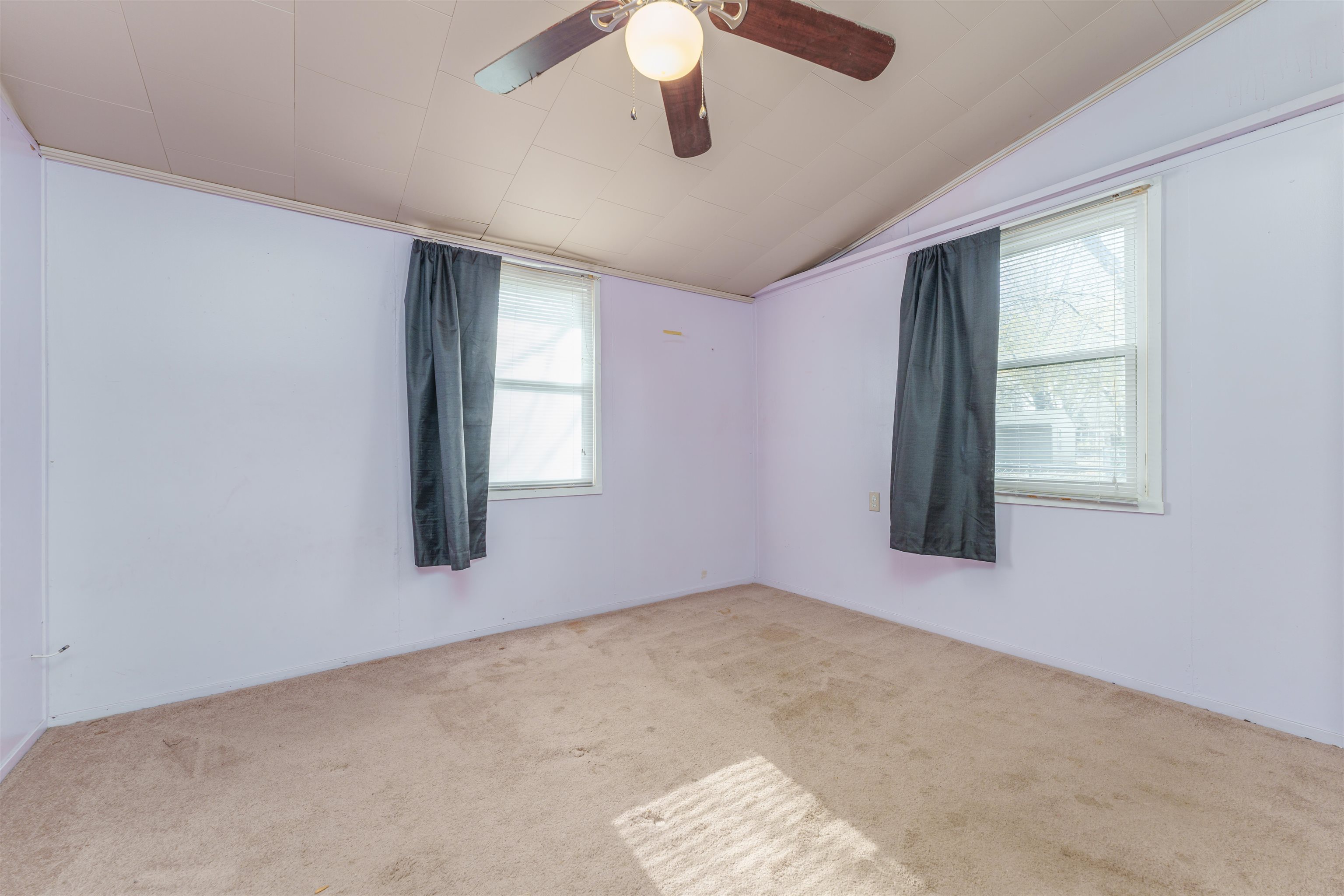 2821 6th Street, Owensboro, Kentucky 42301, 2 Bedrooms Bedrooms, ,1 BathroomBathrooms,Single Family Residence,For Sale,6th Street,88558