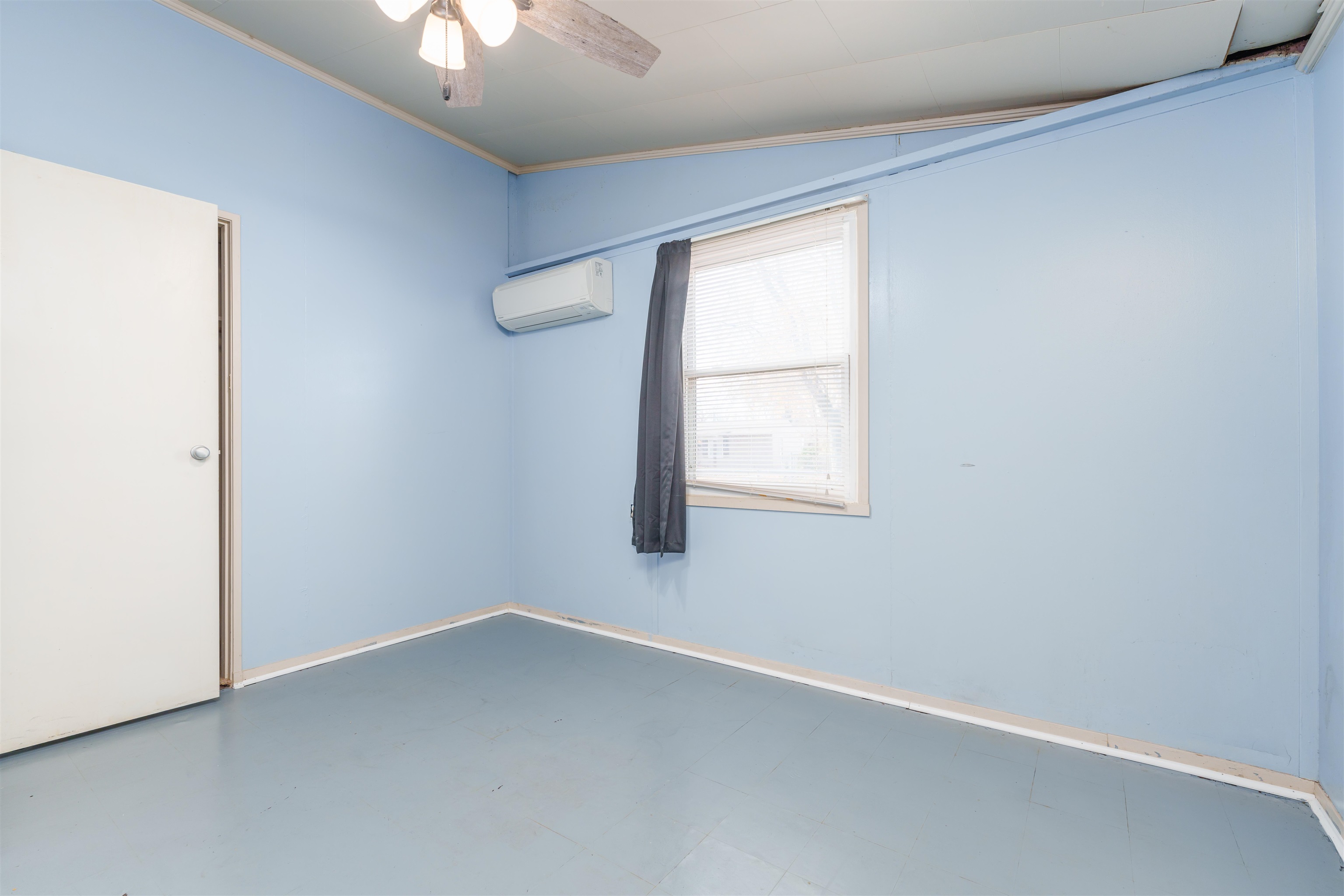 2821 6th Street, Owensboro, Kentucky 42301, 2 Bedrooms Bedrooms, ,1 BathroomBathrooms,Single Family Residence,For Sale,6th Street,88558