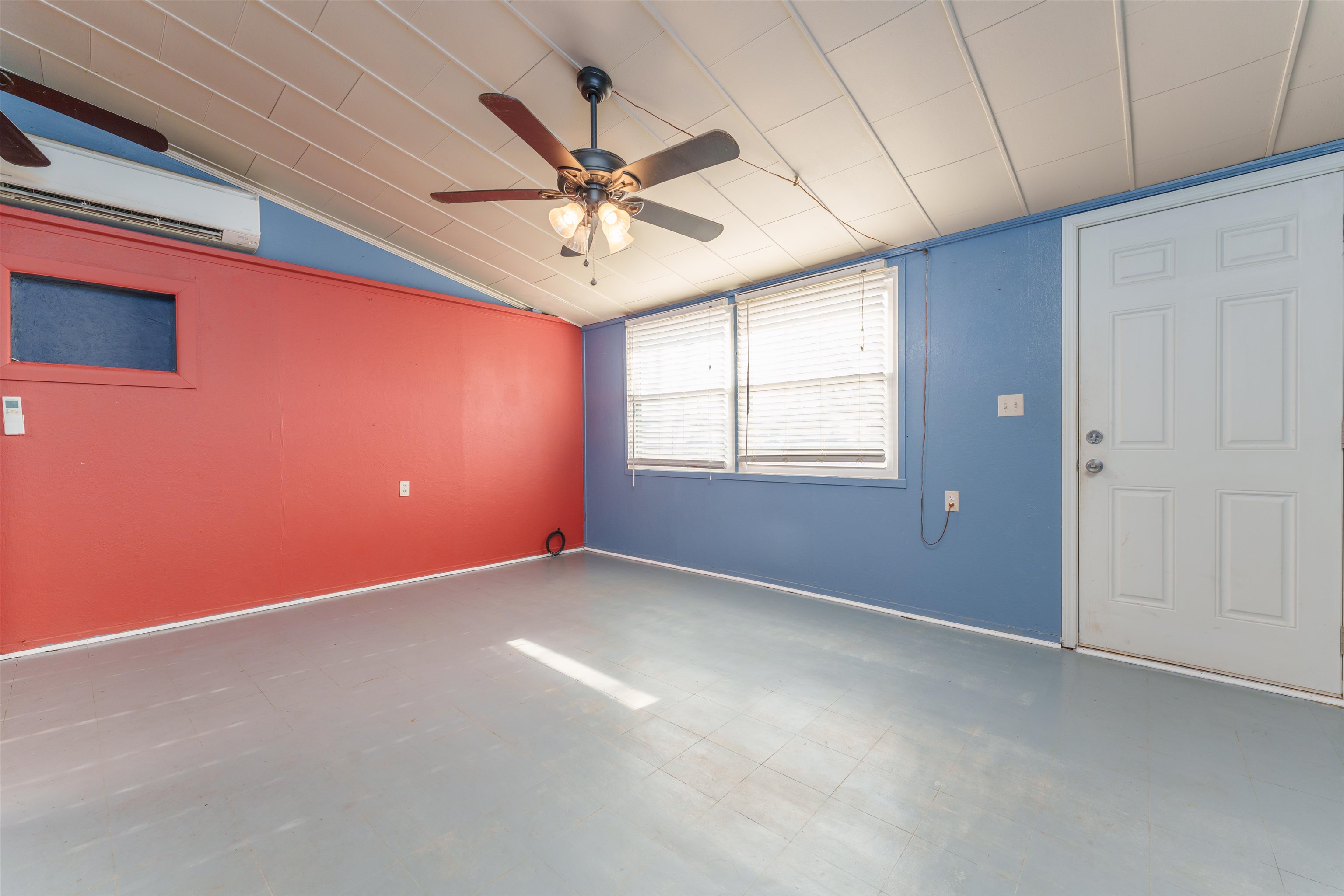 2821 6th Street, Owensboro, Kentucky 42301, 2 Bedrooms Bedrooms, ,1 BathroomBathrooms,Single Family Residence,For Sale,6th Street,88558