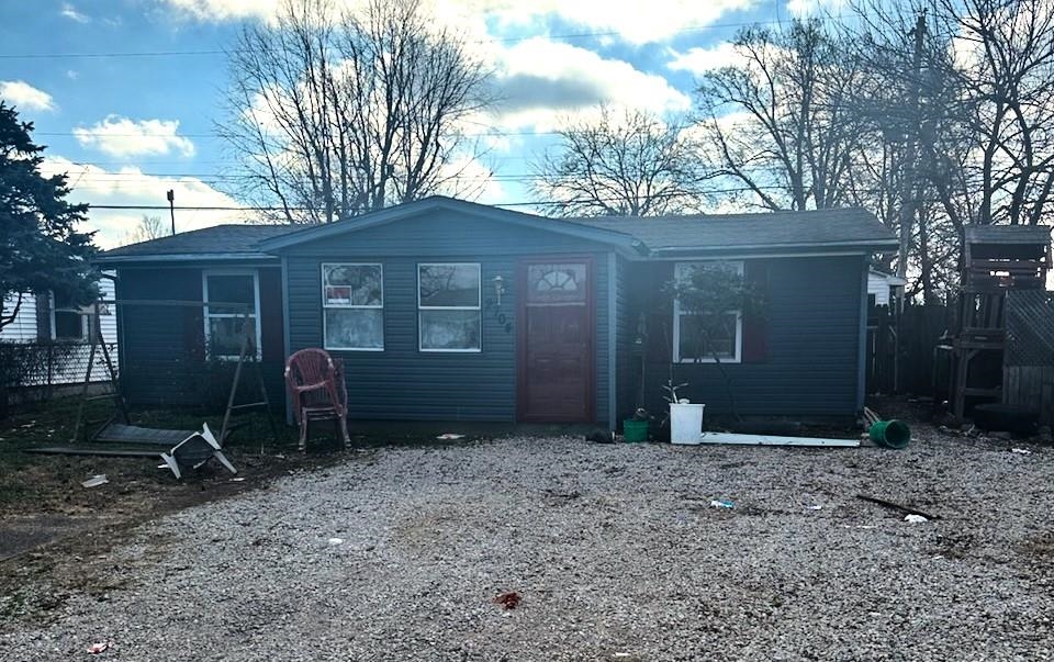 2704 6th Street, Owensboro, Kentucky 42301, 3 Bedrooms Bedrooms, ,1 BathroomBathrooms,Single Family Residence,For Sale,6th Street,88561