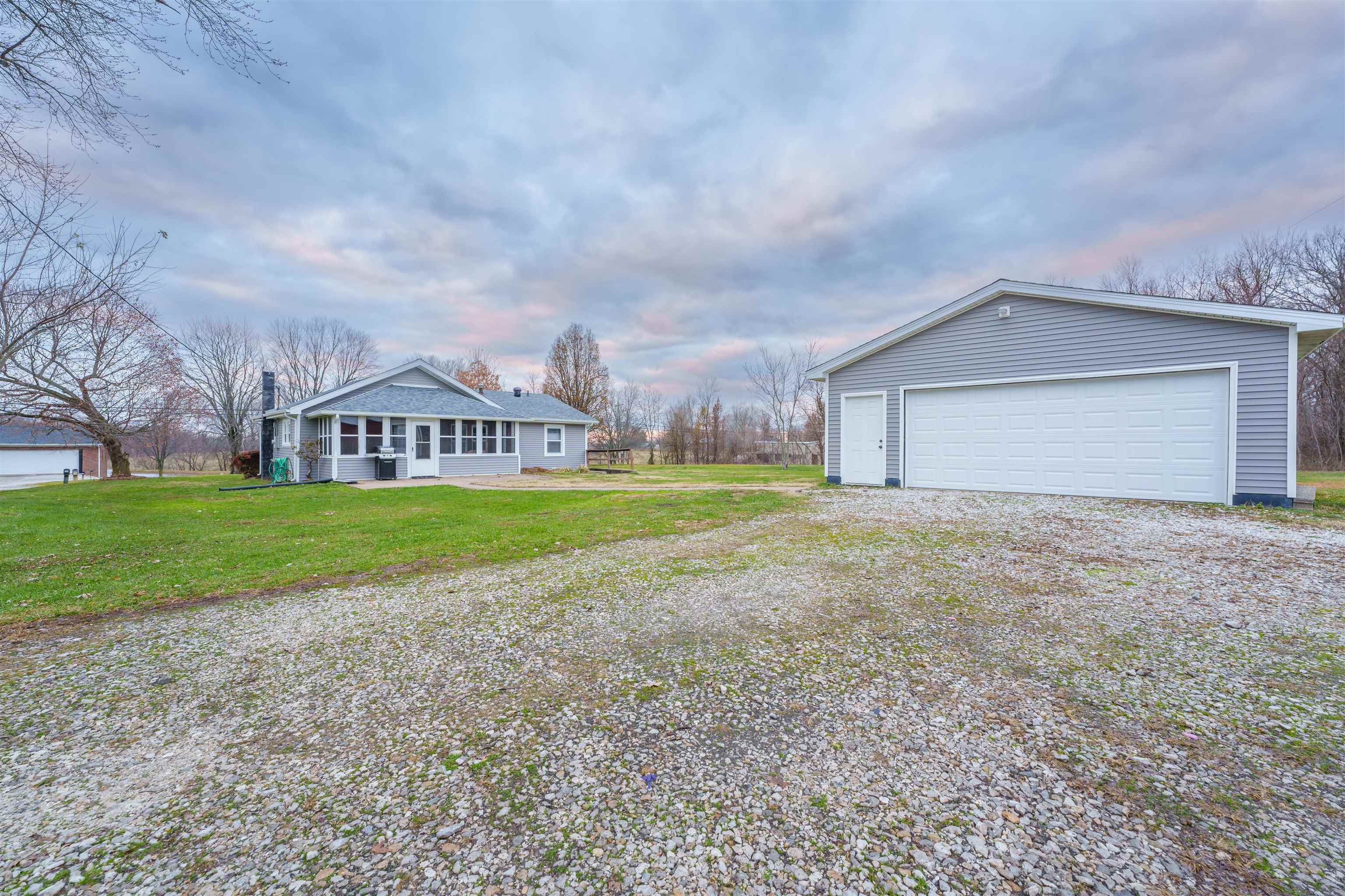 10886 HWY 764, Whitesville, Kentucky 42378, 3 Bedrooms Bedrooms, ,1 BathroomBathrooms,Single Family Residence,For Sale,HWY 764,88566