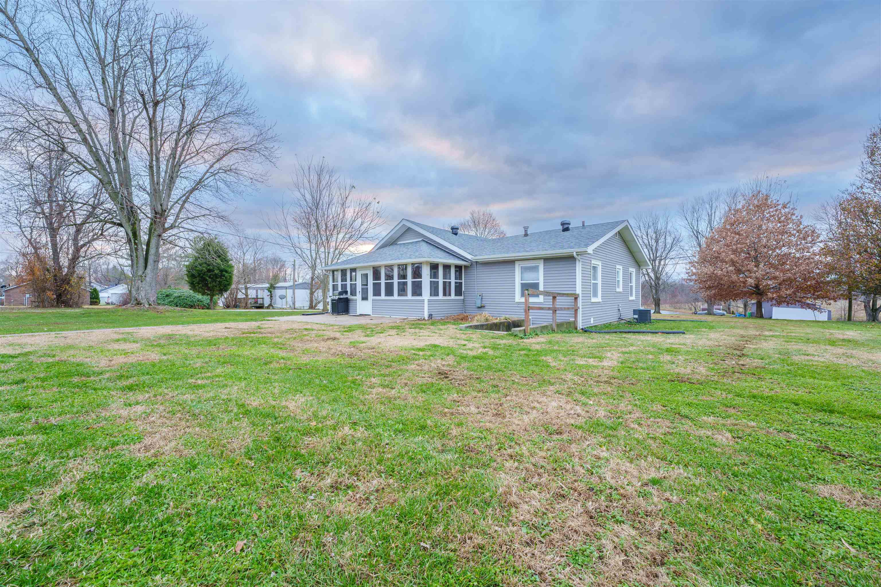 10886 HWY 764, Whitesville, Kentucky 42378, 3 Bedrooms Bedrooms, ,1 BathroomBathrooms,Single Family Residence,For Sale,HWY 764,88566
