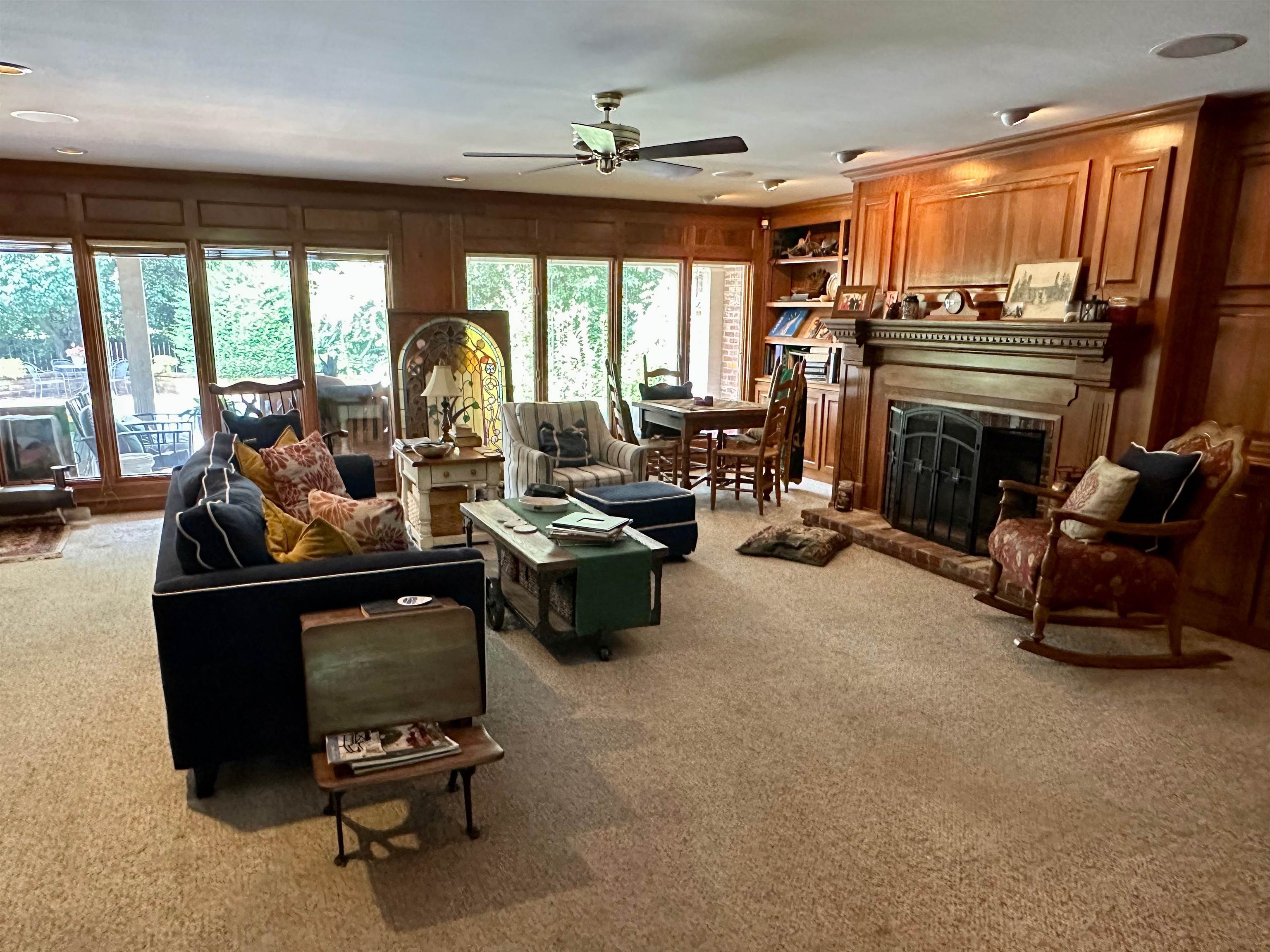 1611 Linden Ave, Owensboro, Kentucky 42301, 6 Bedrooms Bedrooms, ,5 BathroomsBathrooms,Single Family Residence,For Sale,Linden Ave,88569
