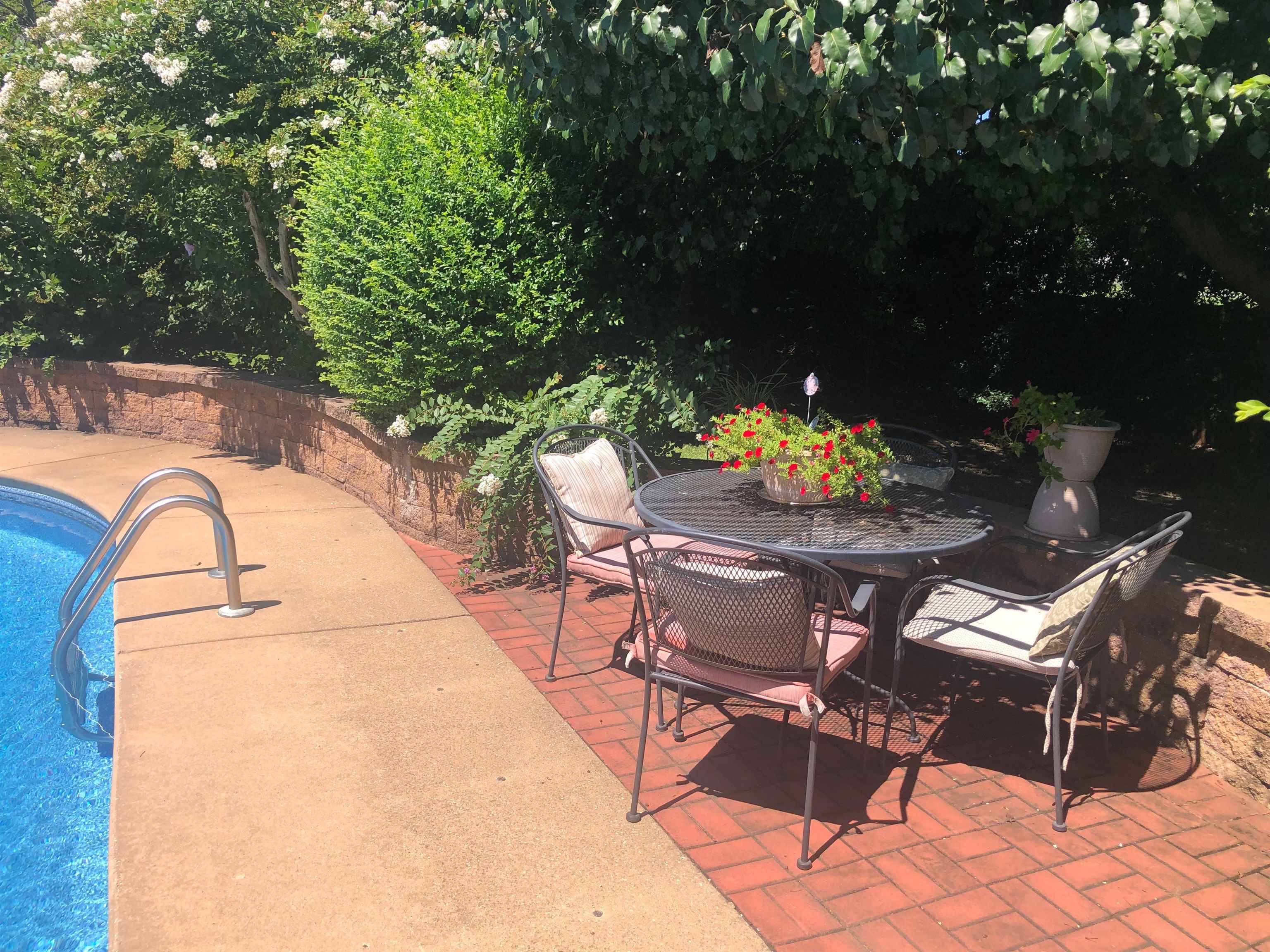 1611 Linden Ave, Owensboro, Kentucky 42301, 6 Bedrooms Bedrooms, ,5 BathroomsBathrooms,Single Family Residence,For Sale,Linden Ave,88569