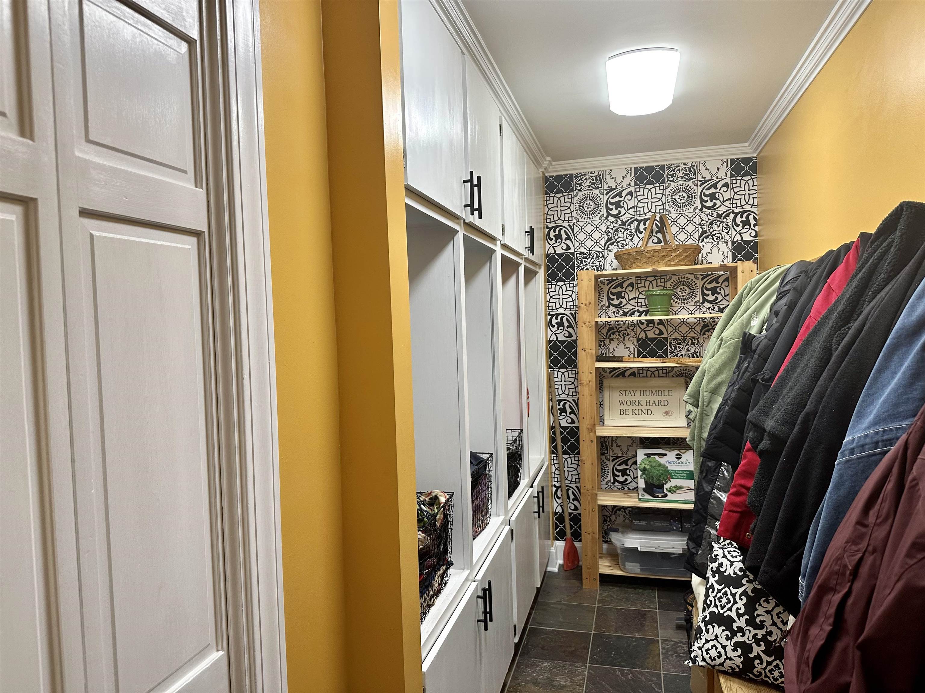 1611 Linden Ave, Owensboro, Kentucky 42301, 6 Bedrooms Bedrooms, ,5 BathroomsBathrooms,Single Family Residence,For Sale,Linden Ave,88569