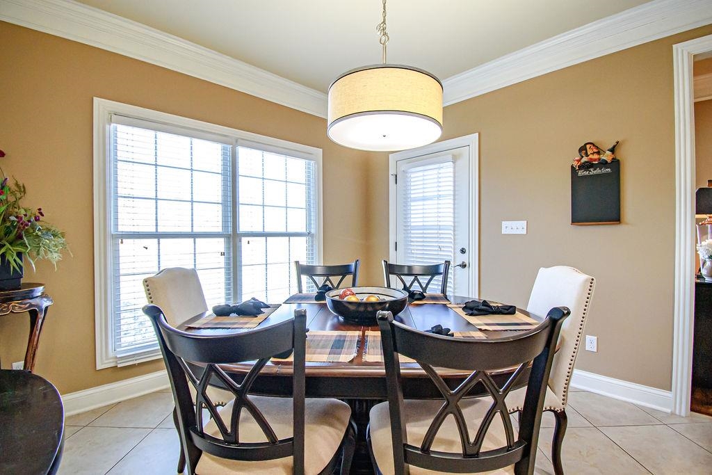 Large dining area can easily accommodate a table of 6-8 people!