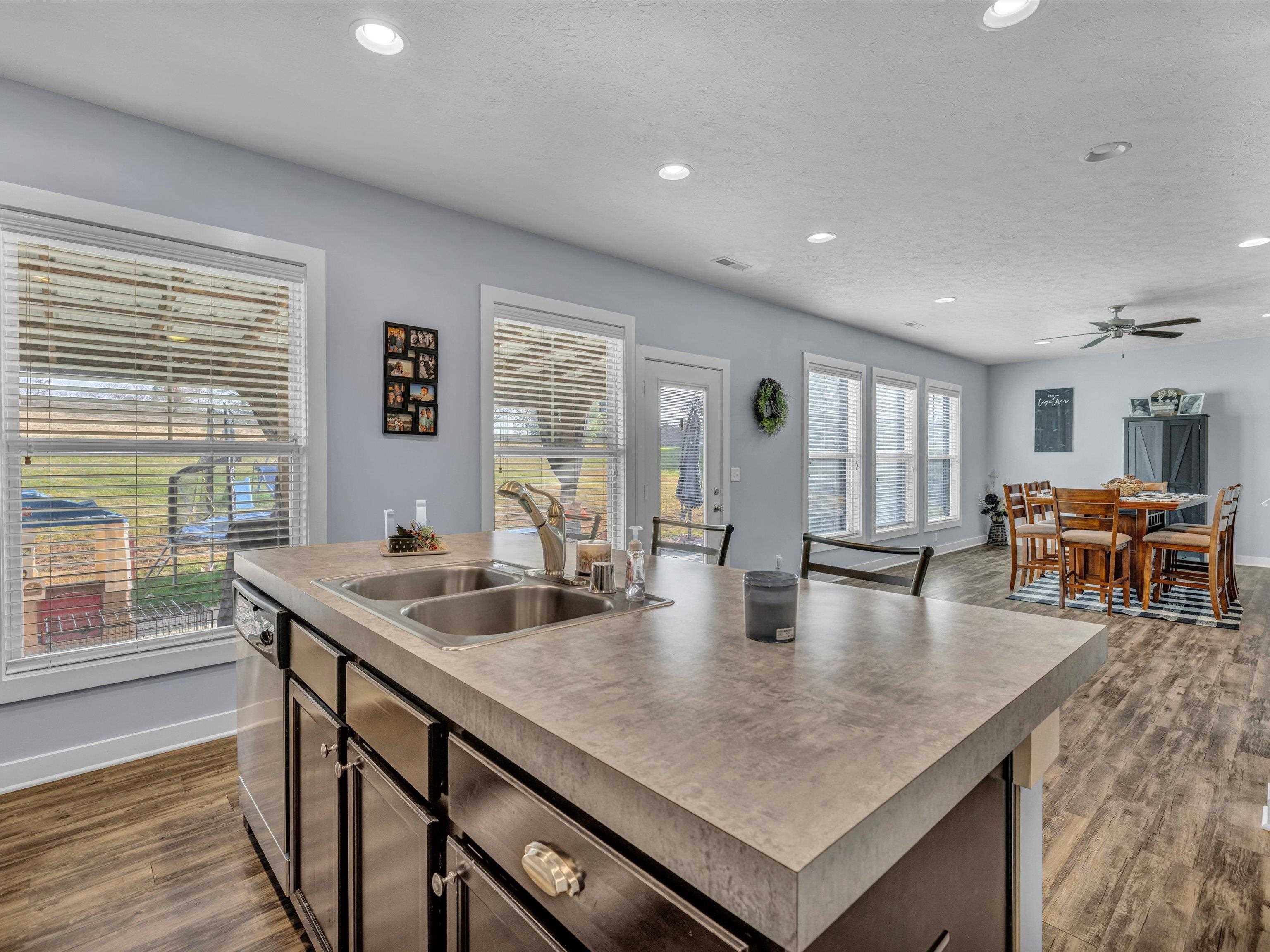 2324 Meadowhill Lane, Utica, Kentucky 42376, 4 Bedrooms Bedrooms, ,2 BathroomsBathrooms,Single Family Residence,For Sale,Meadowhill Lane,88586
