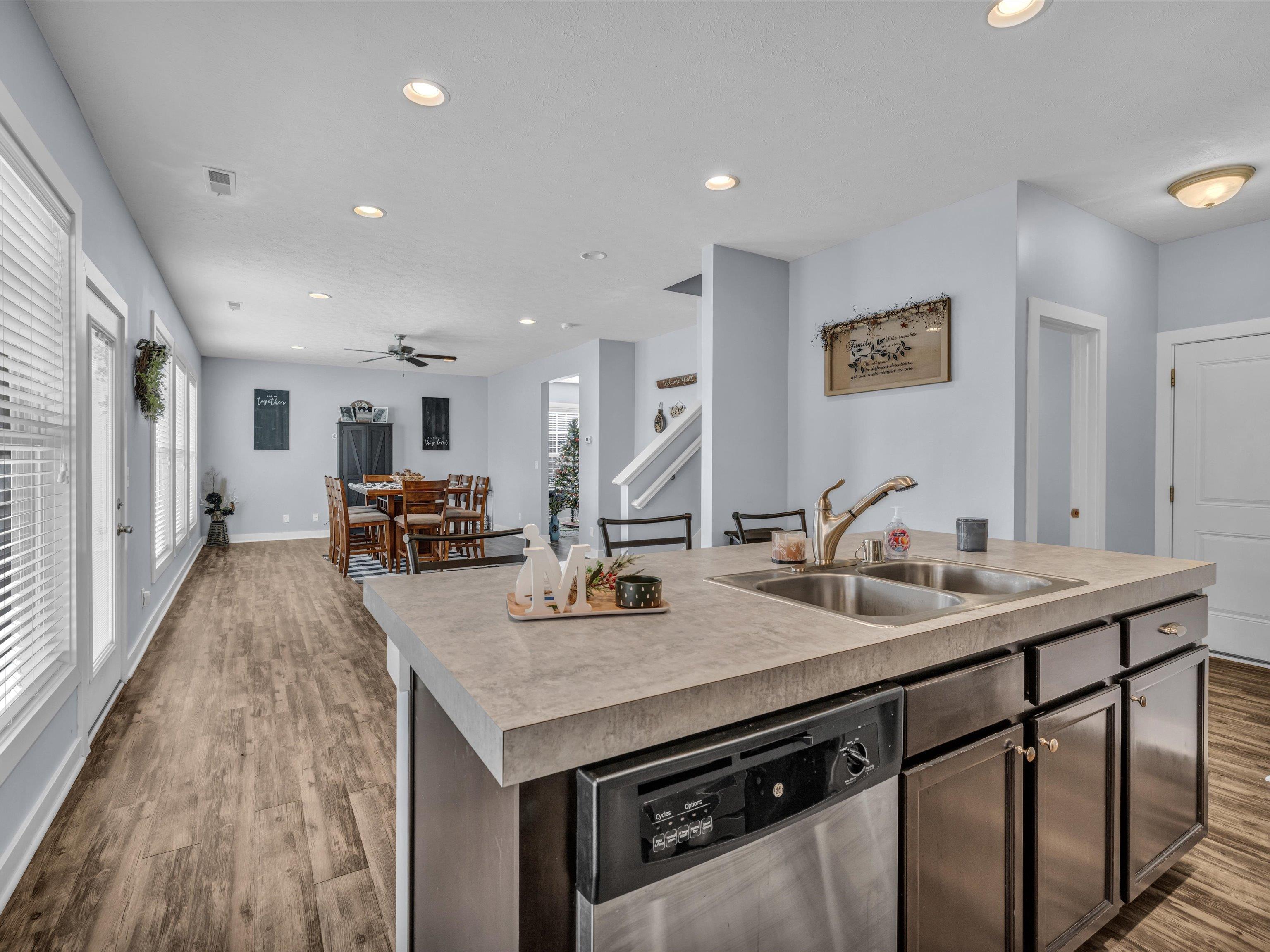 2324 Meadowhill Lane, Utica, Kentucky 42376, 4 Bedrooms Bedrooms, ,2 BathroomsBathrooms,Single Family Residence,For Sale,Meadowhill Lane,88586