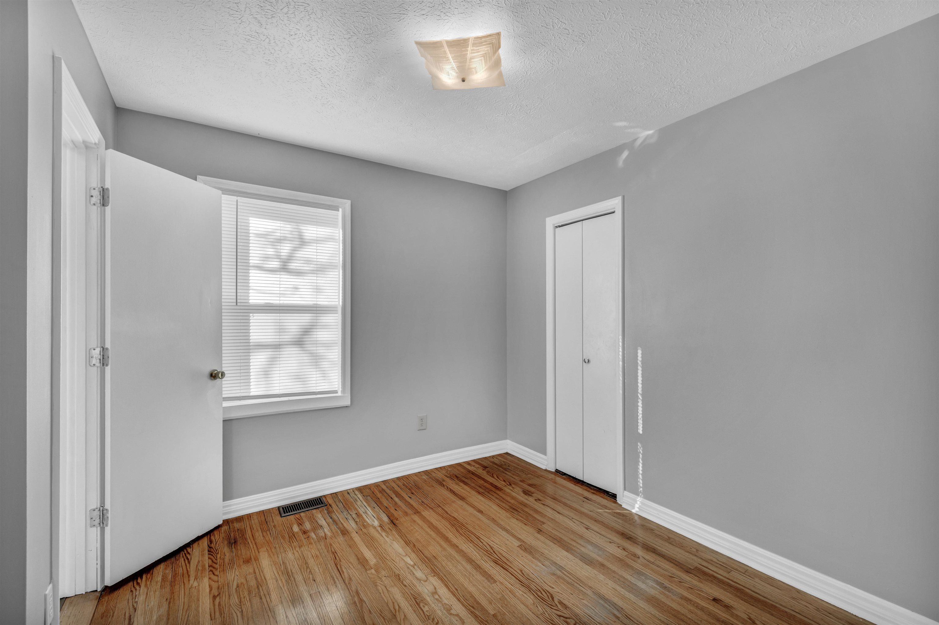 416 20th, Owensboro, Kentucky 42303, 4 Bedrooms Bedrooms, ,2 BathroomsBathrooms,Single Family Residence,For Sale,20th,88588