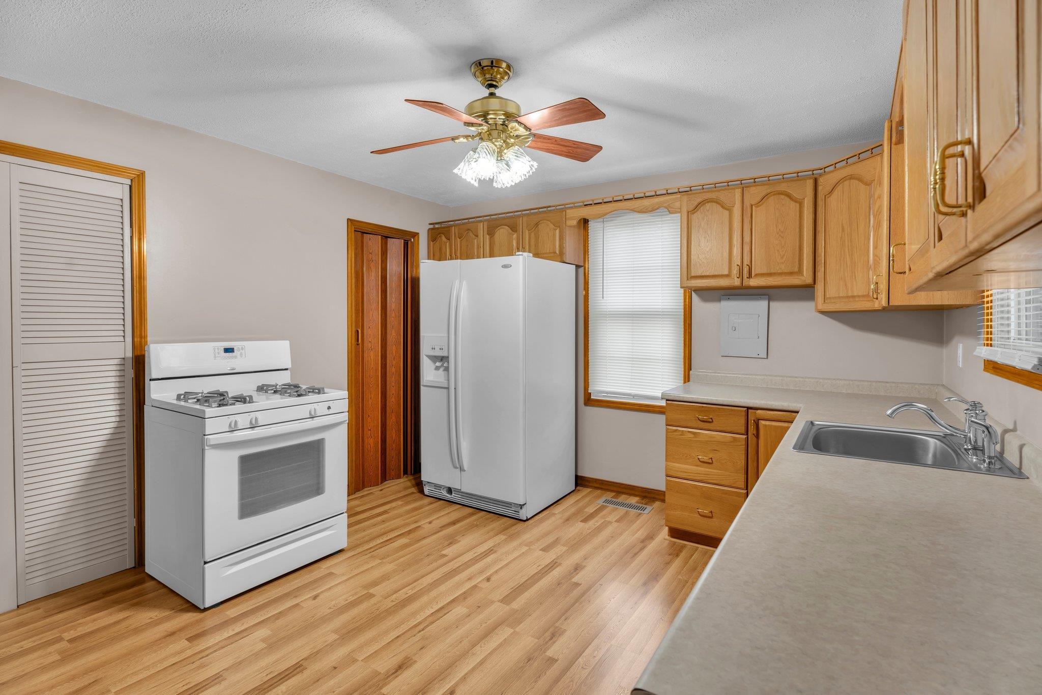 116 Dublin Lane, Owensboro, Kentucky 42301, 2 Bedrooms Bedrooms, ,1 BathroomBathrooms,Single Family Residence,For Sale,Dublin Lane,88594
