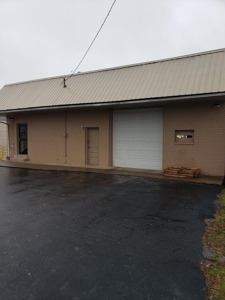 100 North Main, Hartford, Kentucky 42347, ,Business,For Sale,North Main,88597