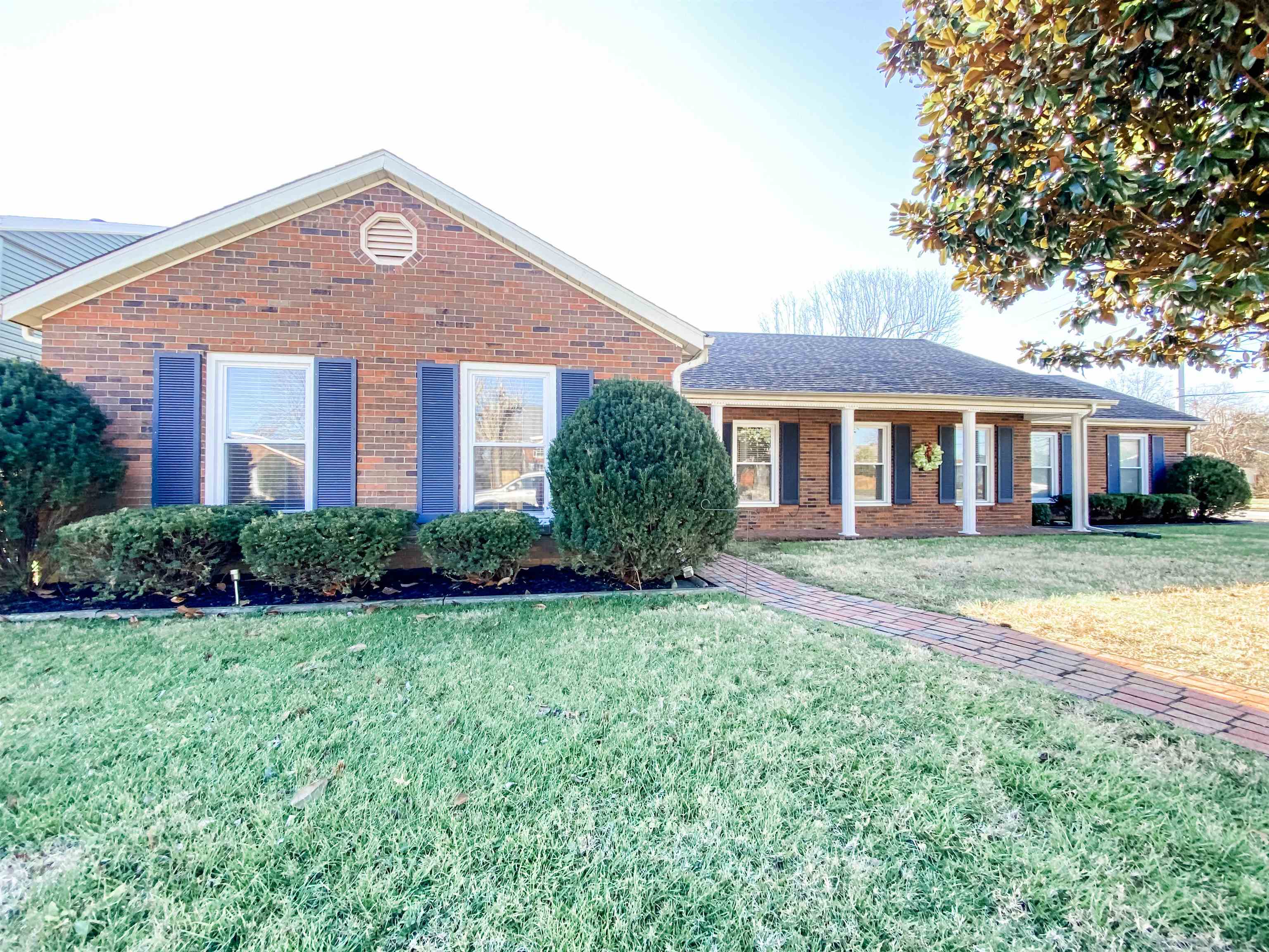 1000 Rogers Ct, Owensboro, Kentucky 42303, 3 Bedrooms Bedrooms, ,2 BathroomsBathrooms,Single Family Residence,For Sale,Rogers Ct,88608
