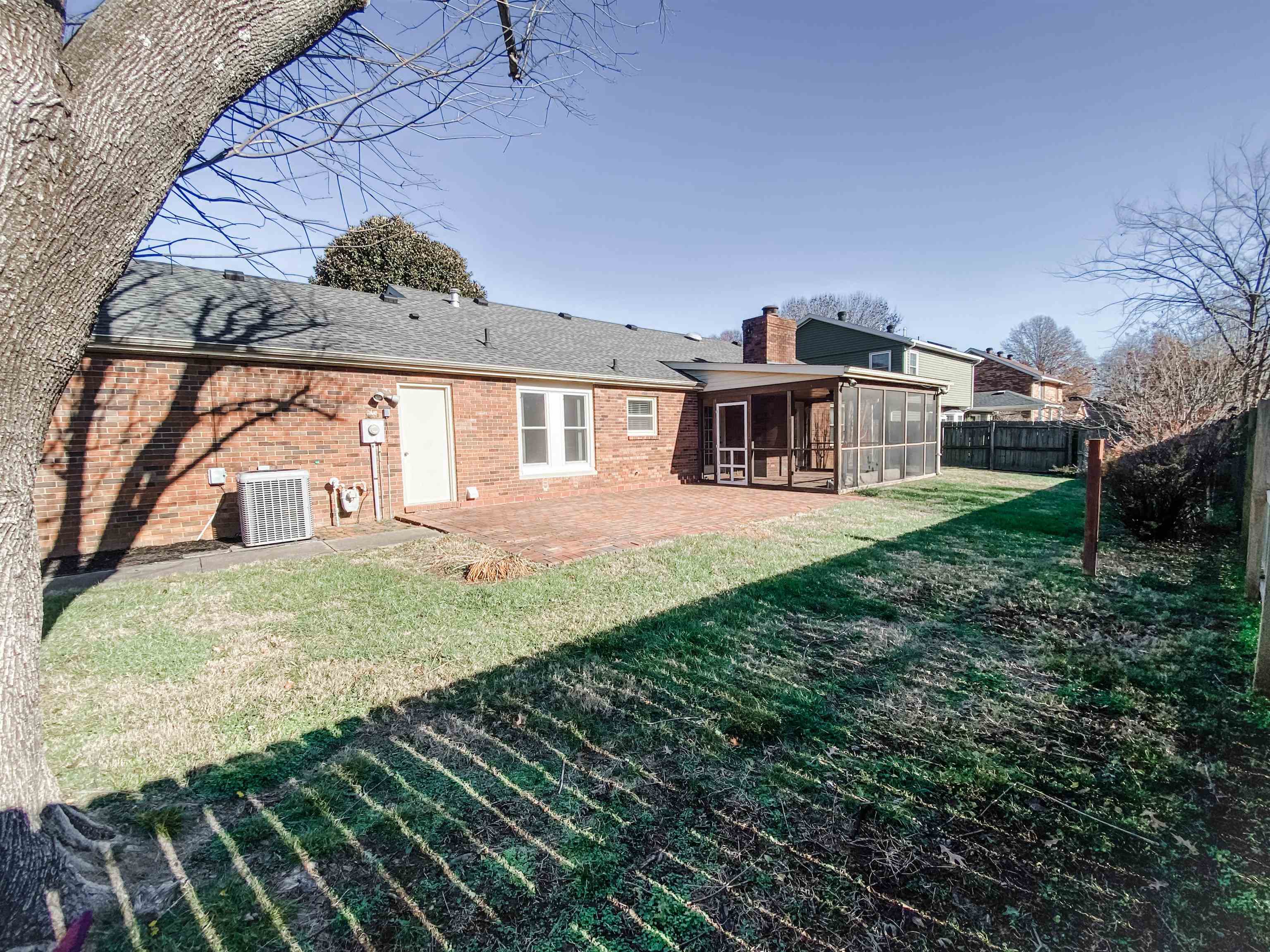 1000 Rogers Ct, Owensboro, Kentucky 42303, 3 Bedrooms Bedrooms, ,2 BathroomsBathrooms,Single Family Residence,For Sale,Rogers Ct,88608