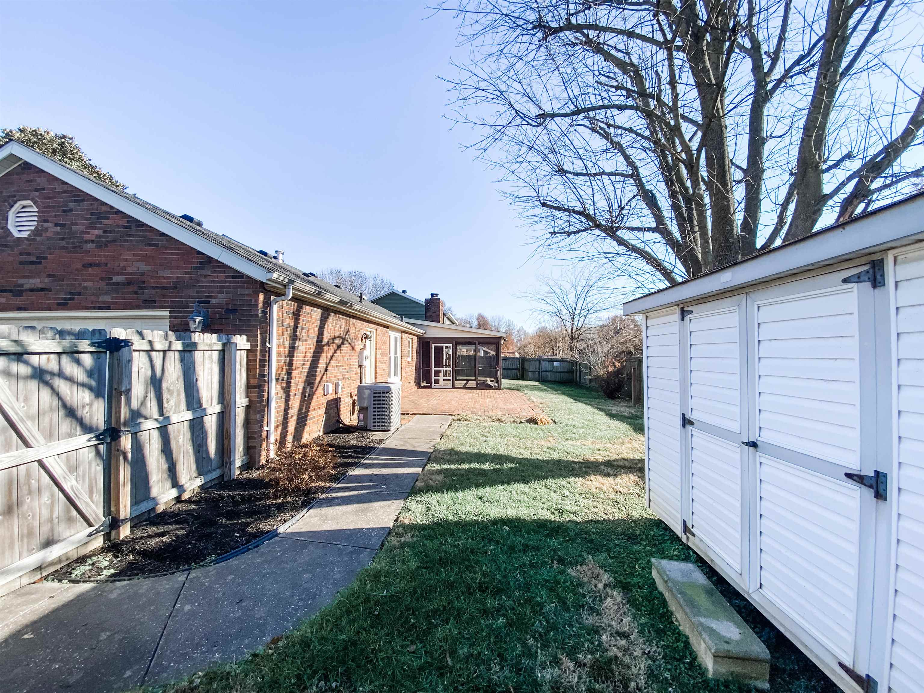 1000 Rogers Ct, Owensboro, Kentucky 42303, 3 Bedrooms Bedrooms, ,2 BathroomsBathrooms,Single Family Residence,For Sale,Rogers Ct,88608