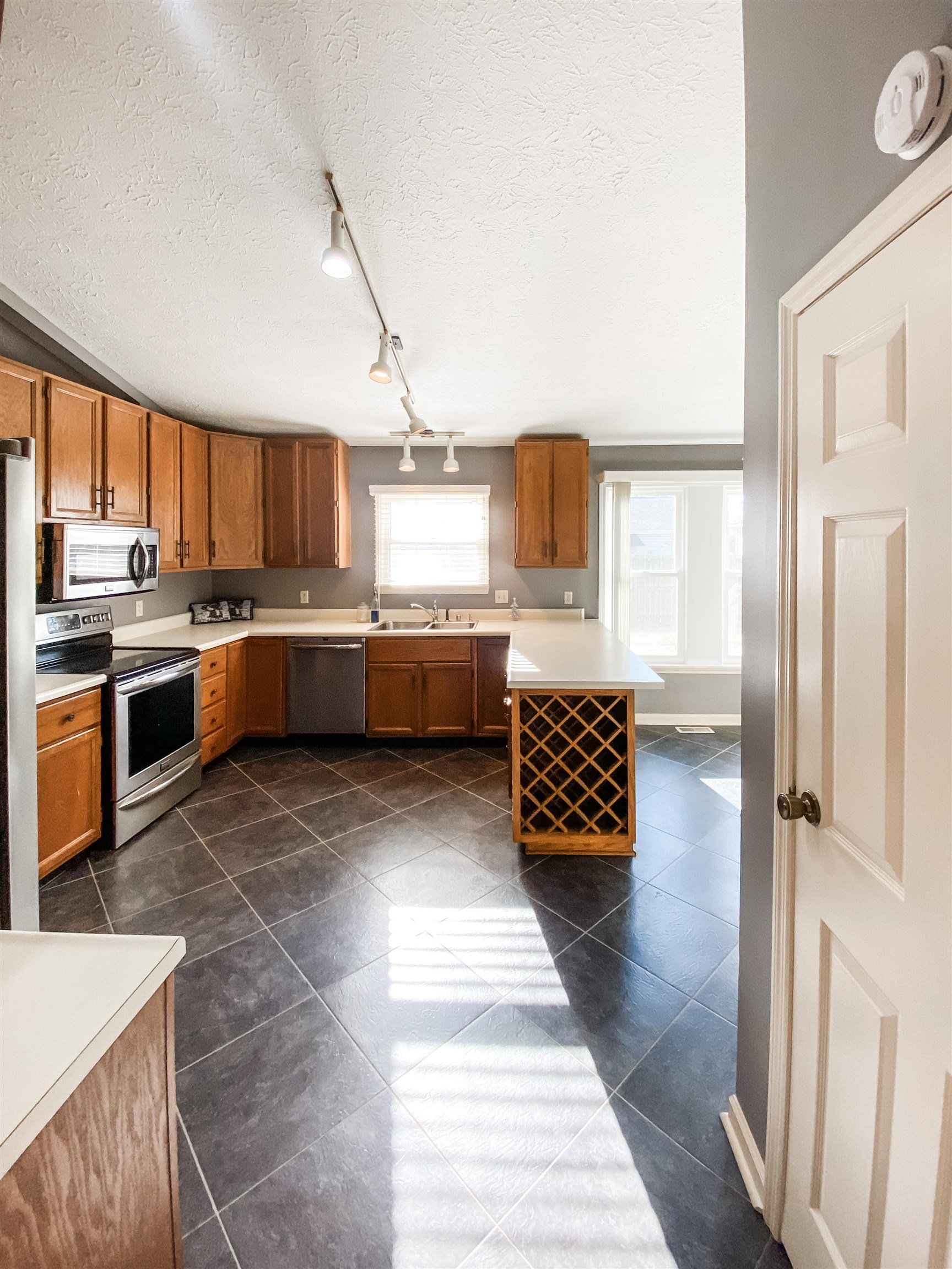 1000 Rogers Ct, Owensboro, Kentucky 42303, 3 Bedrooms Bedrooms, ,2 BathroomsBathrooms,Single Family Residence,For Sale,Rogers Ct,88608