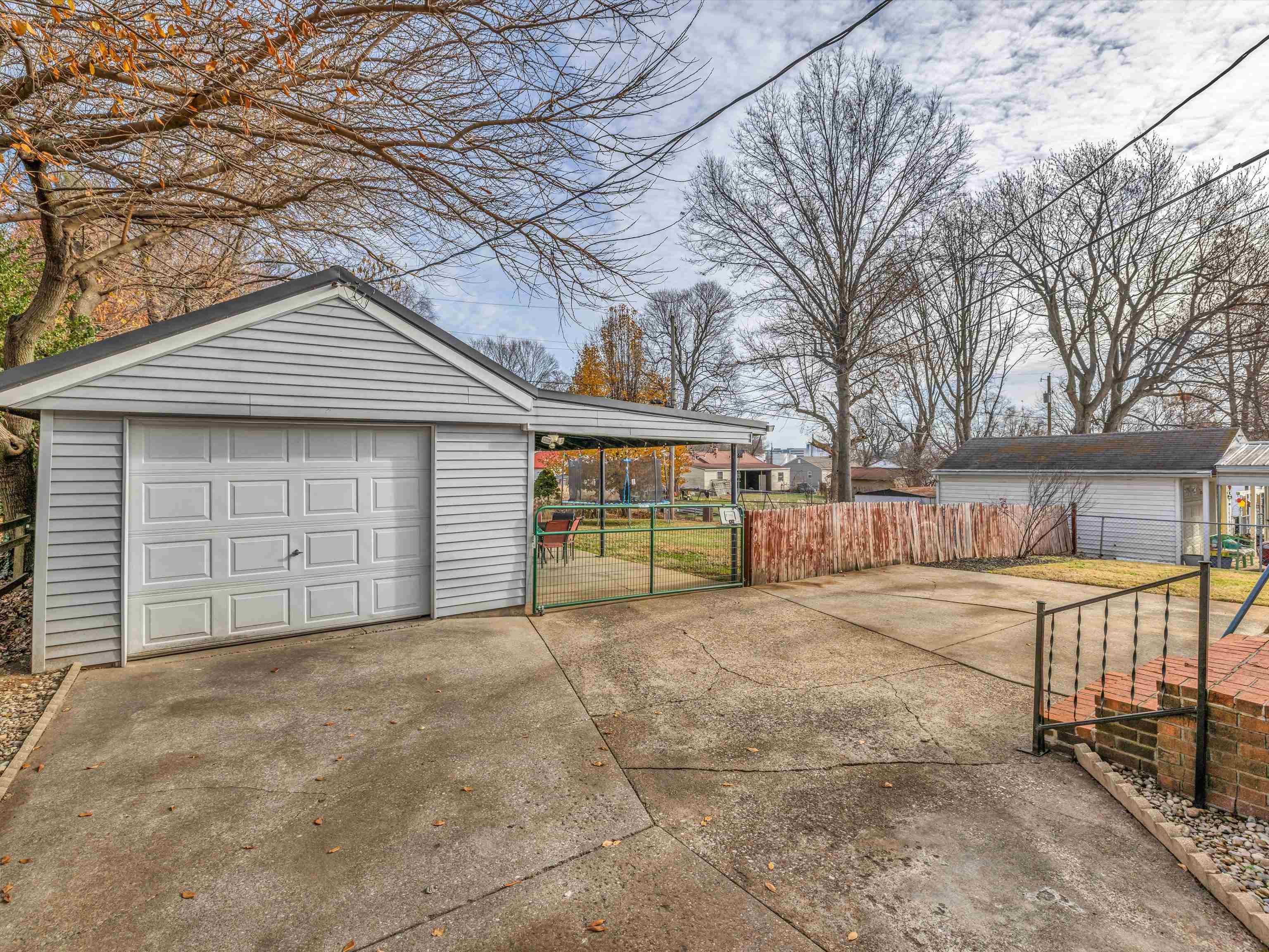621 Glenn Court, Owensboro, Kentucky 42303, 3 Bedrooms Bedrooms, ,1 BathroomBathrooms,Single Family Residence,For Sale,Glenn Court,88613
