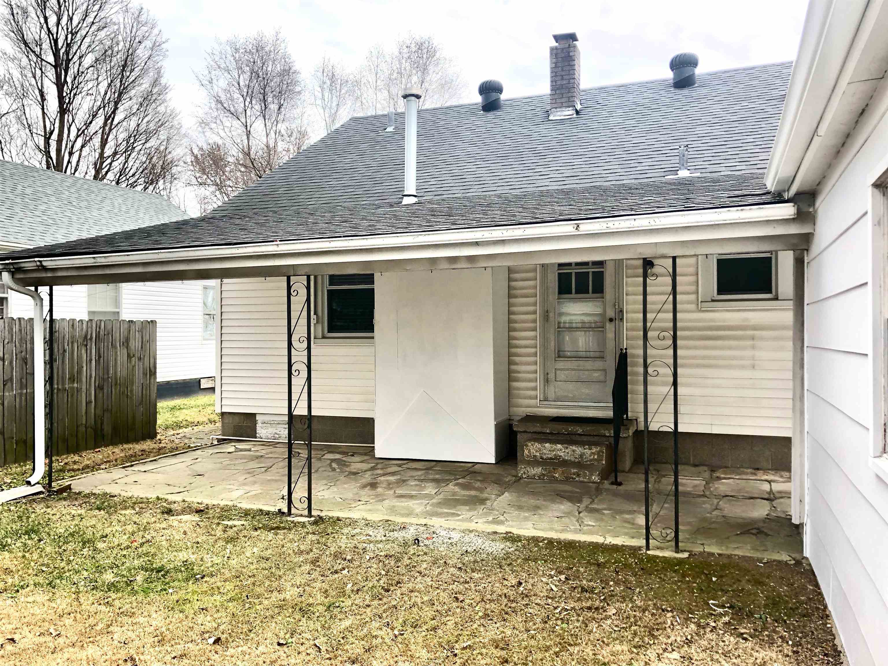 507 E 25th St., Owensboro, Kentucky 42303, 2 Bedrooms Bedrooms, ,1 BathroomBathrooms,Single Family Residence,For Sale,E 25th St.,88628