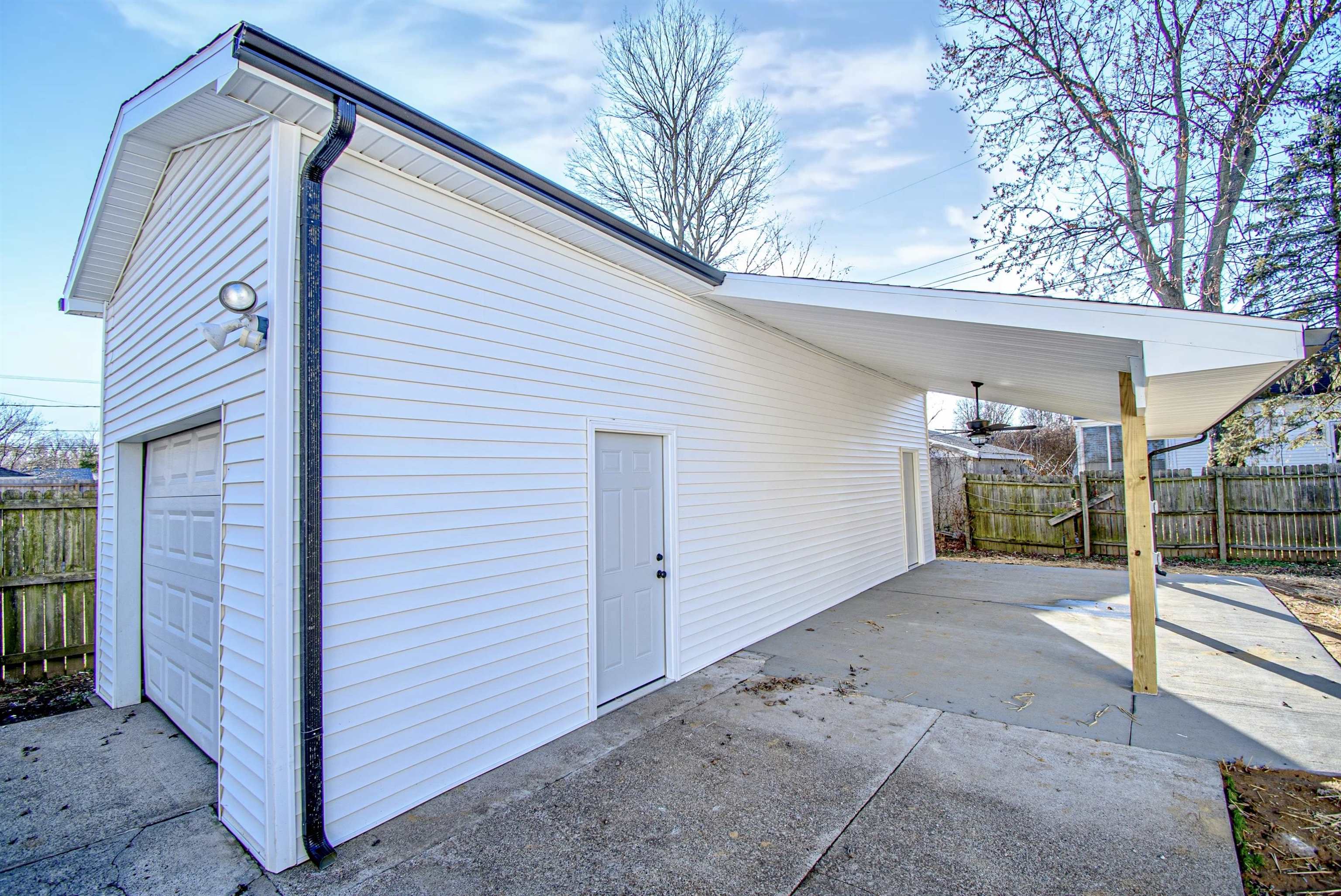 1918 Cherokee Drive, Owensboro, Kentucky 42301, 3 Bedrooms Bedrooms, ,1 BathroomBathrooms,Single Family Residence,For Sale,Cherokee Drive,88646
