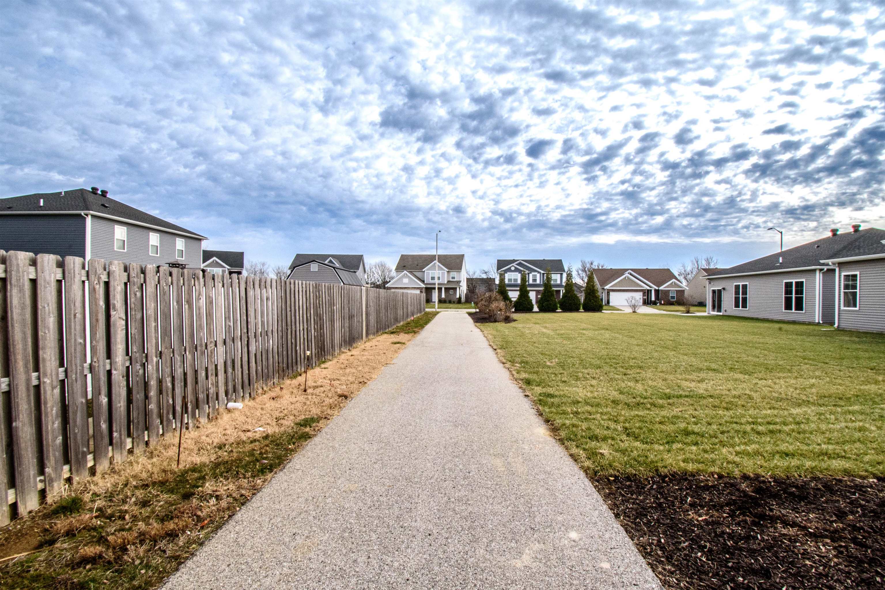 2313 Watson Circle, Owensboro, Kentucky 42301, 3 Bedrooms Bedrooms, ,2 BathroomsBathrooms,Single Family Residence,For Sale,Watson Circle,88652