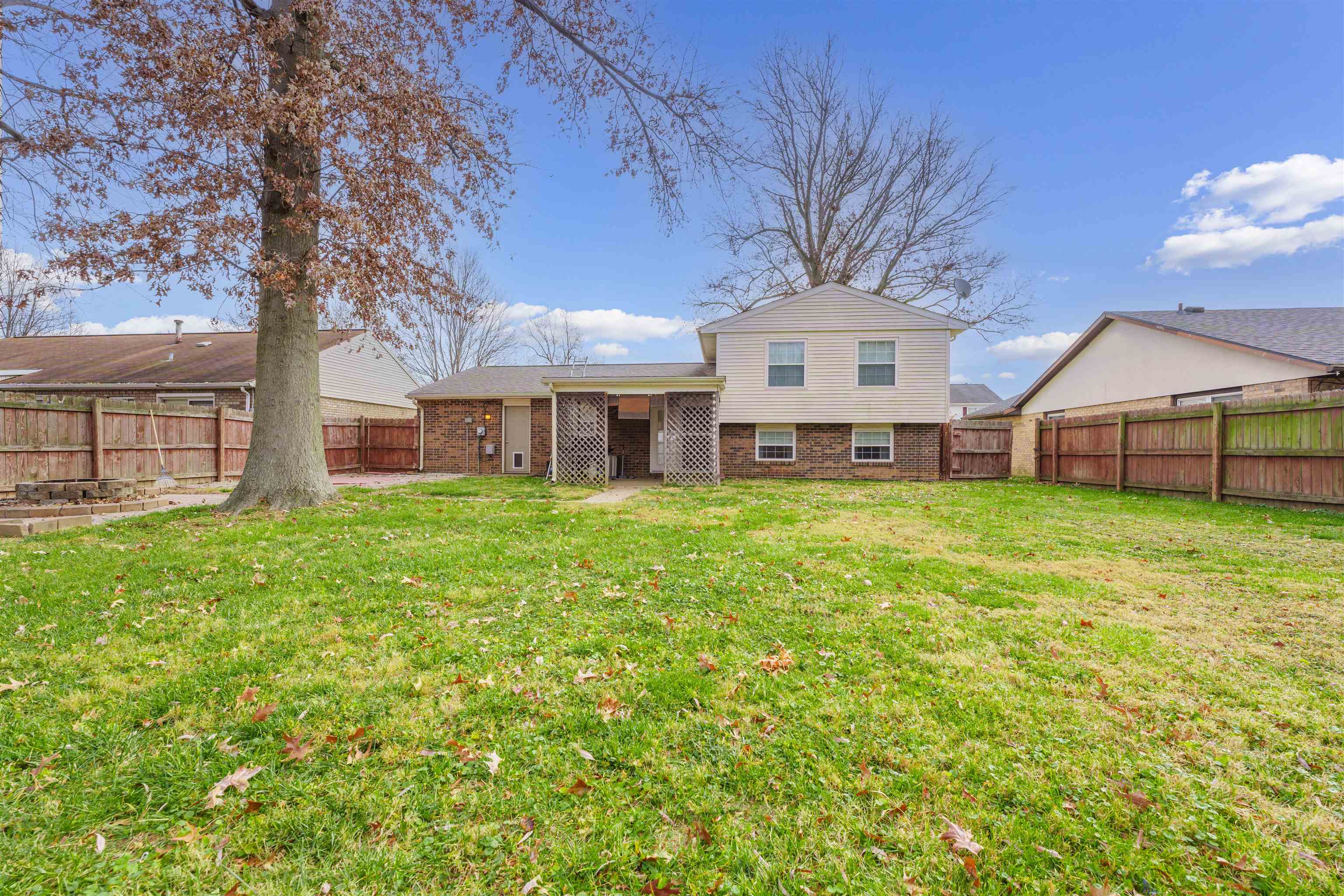 4006 Fogle Dr, Owensboro, Kentucky 42301, 3 Bedrooms Bedrooms, ,1 BathroomBathrooms,Single Family Residence,For Sale,Fogle Dr,88672