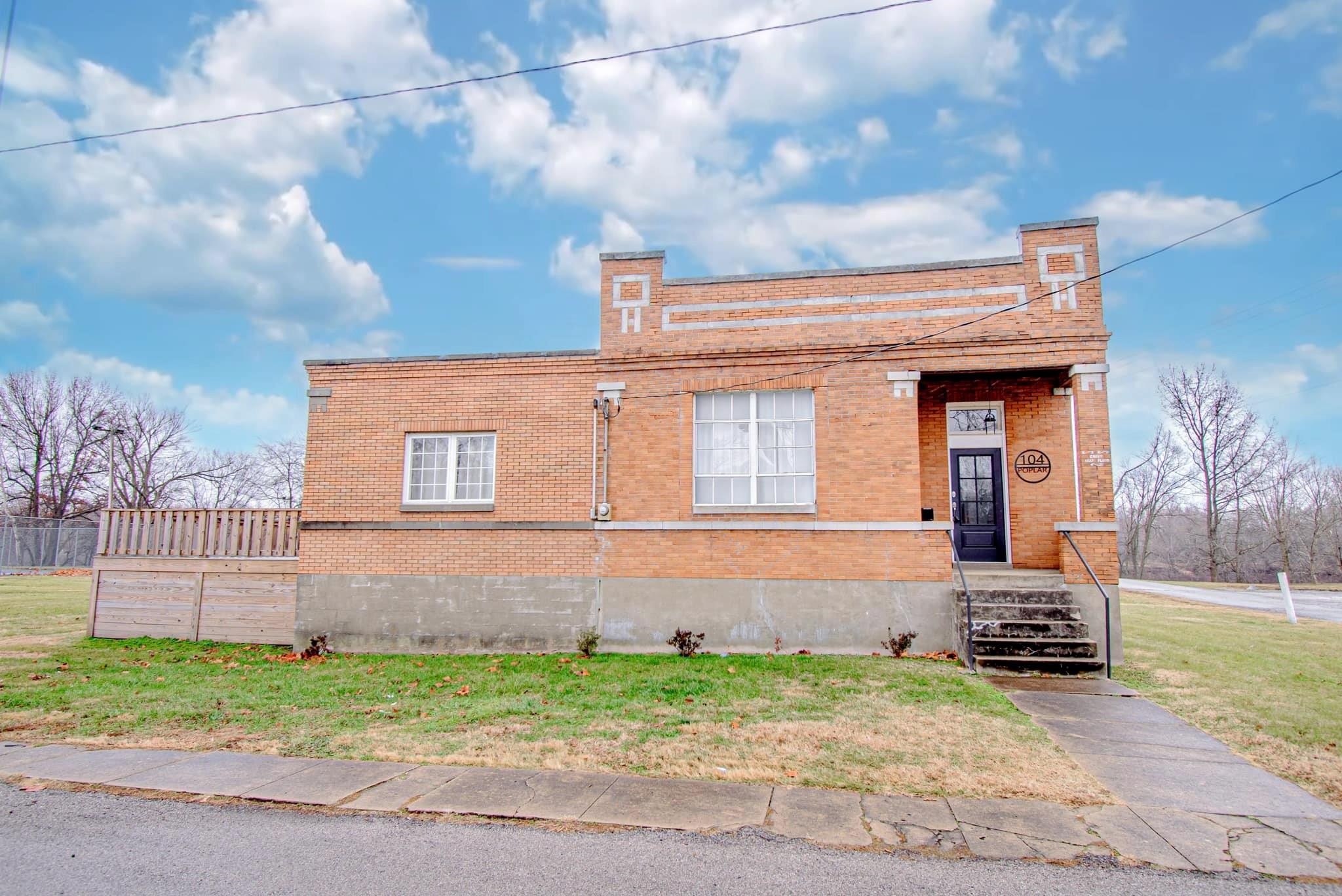 104 Poplar St, Livermore, Kentucky 42352, ,Business,For Sale,Poplar St,88678