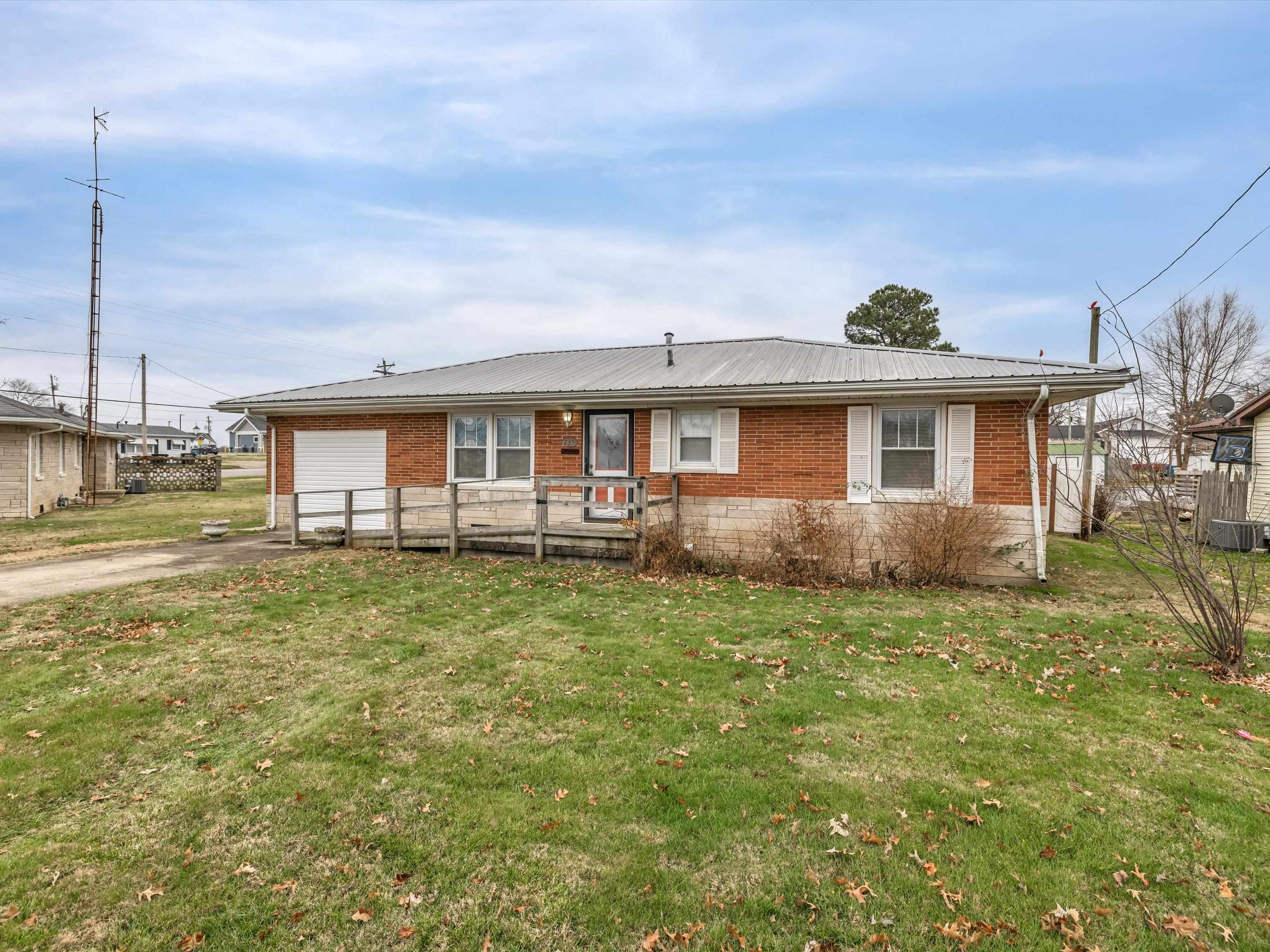 235 Pell St, Lewisport, Kentucky 42351, 3 Bedrooms Bedrooms, ,2 BathroomsBathrooms,Single Family Residence,For Sale,Pell St,88687