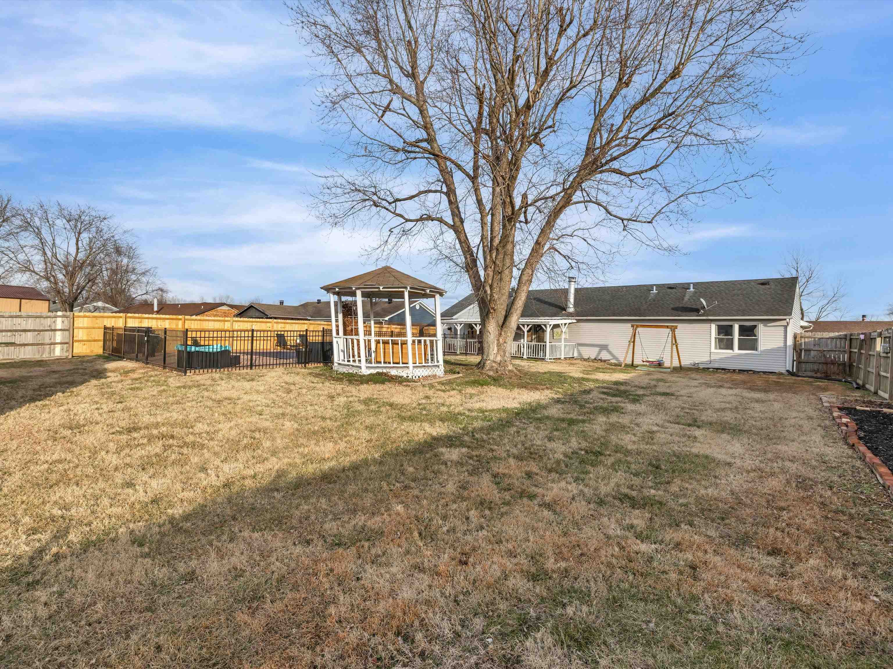 4516 Countryside Drive, Owensboro, Kentucky 42303, 3 Bedrooms Bedrooms, ,2 BathroomsBathrooms,Single Family Residence,For Sale,Countryside Drive,88688