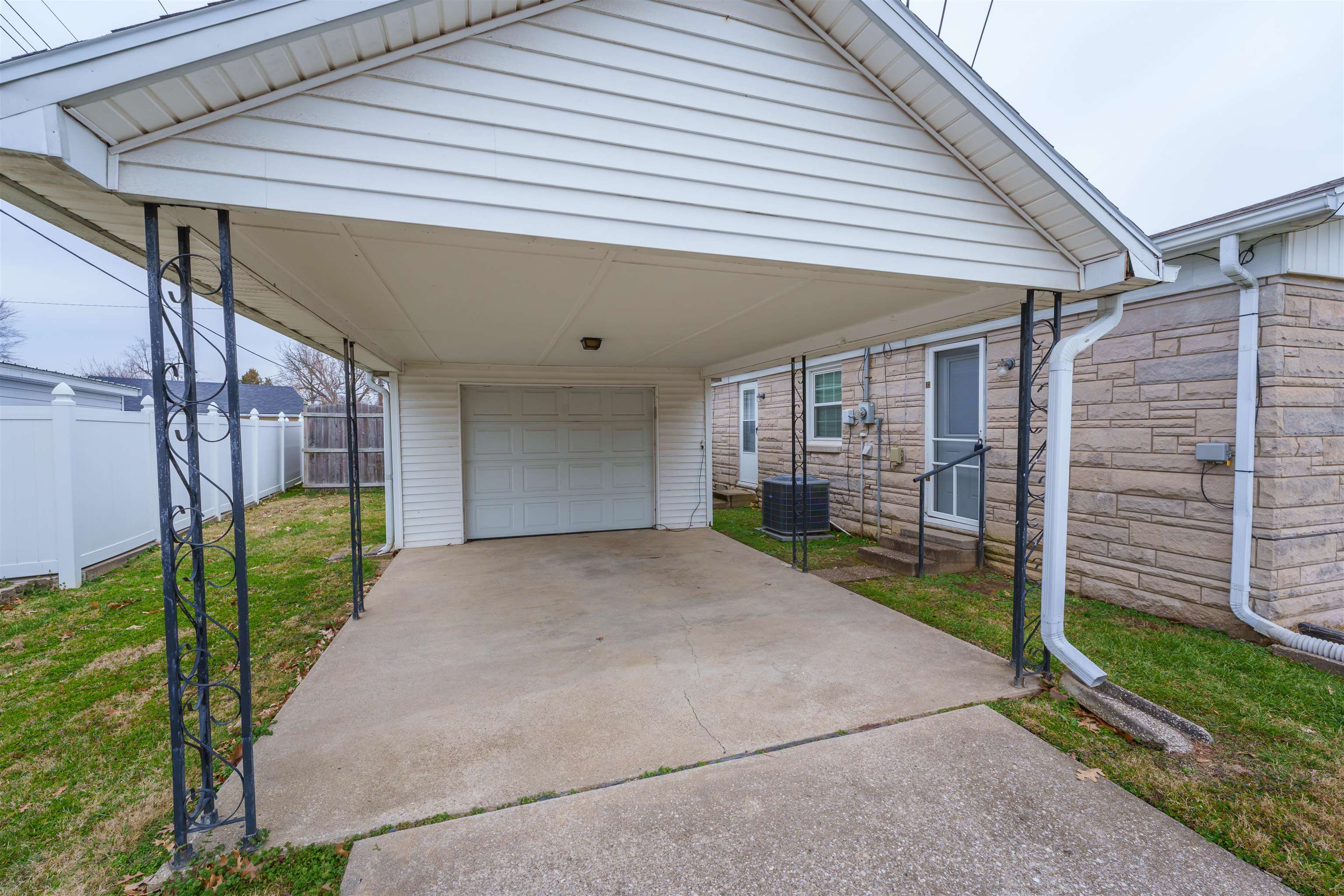 3046 Veach Rd, Owensboro, Kentucky 42303, 3 Bedrooms Bedrooms, ,1 BathroomBathrooms,Single Family Residence,For Sale,Veach Rd,88710
