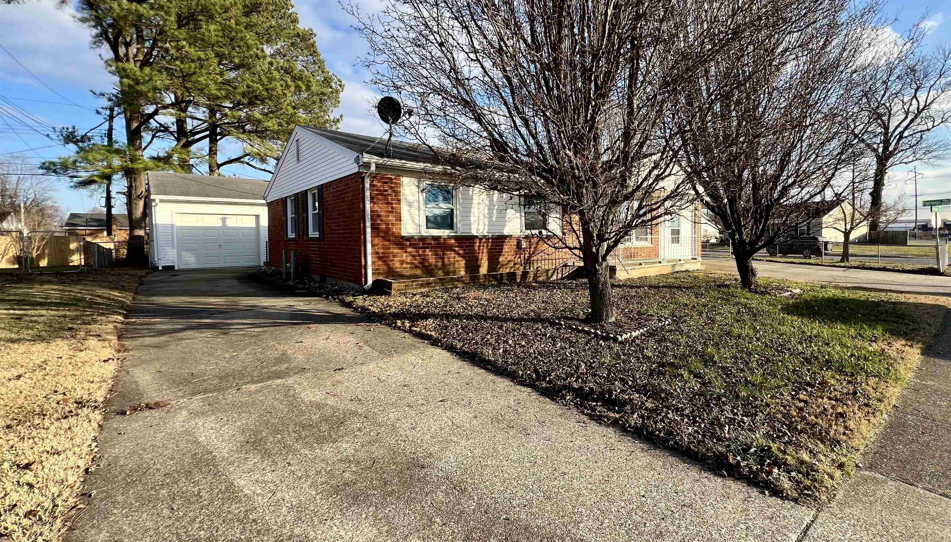 1029 Carter Rd., Owensboro, Kentucky 42301, 4 Bedrooms Bedrooms, ,2 BathroomsBathrooms,Single Family Residence,For Sale,Carter Rd.,88714