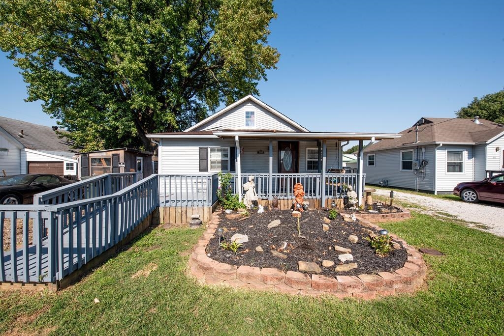 2007 Hughes Ave, Owensboro, Kentucky 42303, 3 Bedrooms Bedrooms, ,1 BathroomBathrooms,Single Family Residence,For Sale,Hughes Ave,88753
