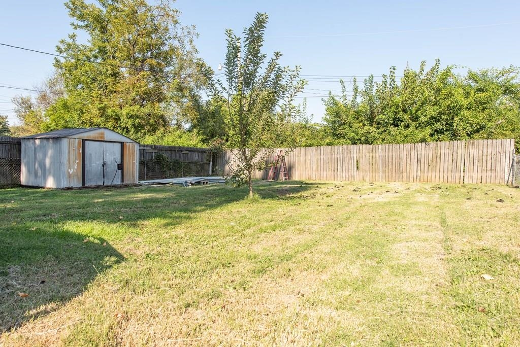 2007 Hughes Ave, Owensboro, Kentucky 42303, 3 Bedrooms Bedrooms, ,1 BathroomBathrooms,Single Family Residence,For Sale,Hughes Ave,88753